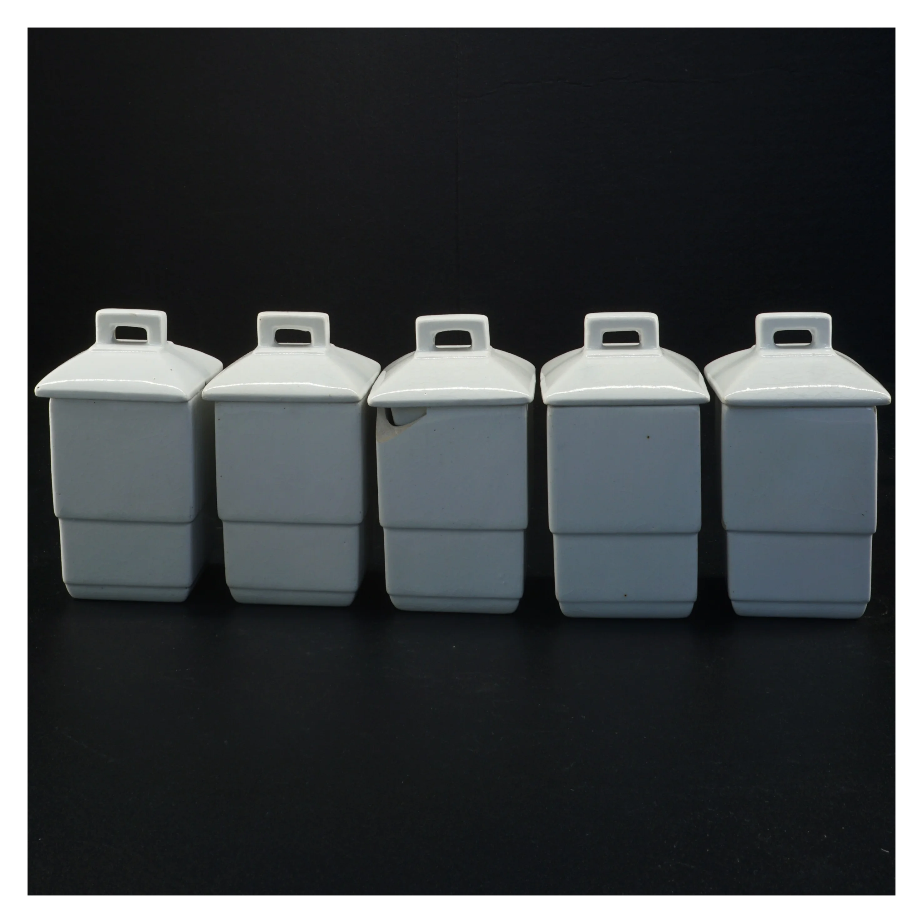 Porcelæn krydderiglas (str.15 x 9,5 cm og 8 x 5,5 cm)