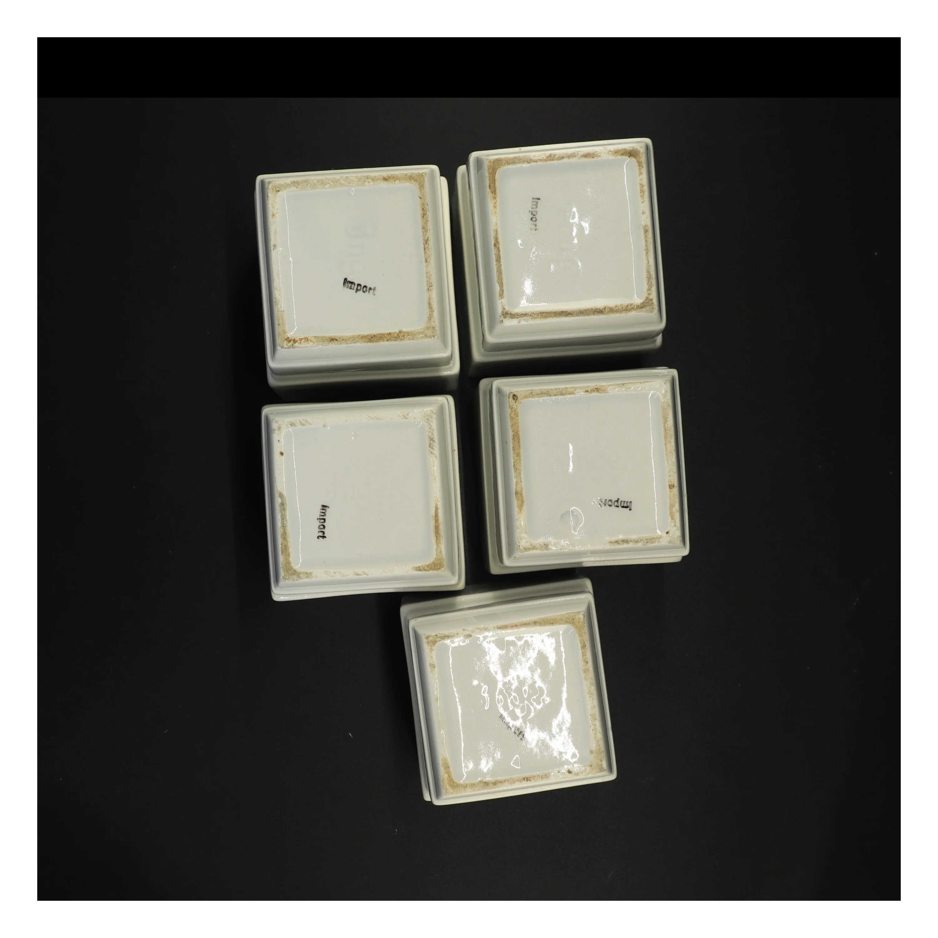 Porcelæn krydderiglas (str.15 x 9,5 cm og 8 x 5,5 cm)