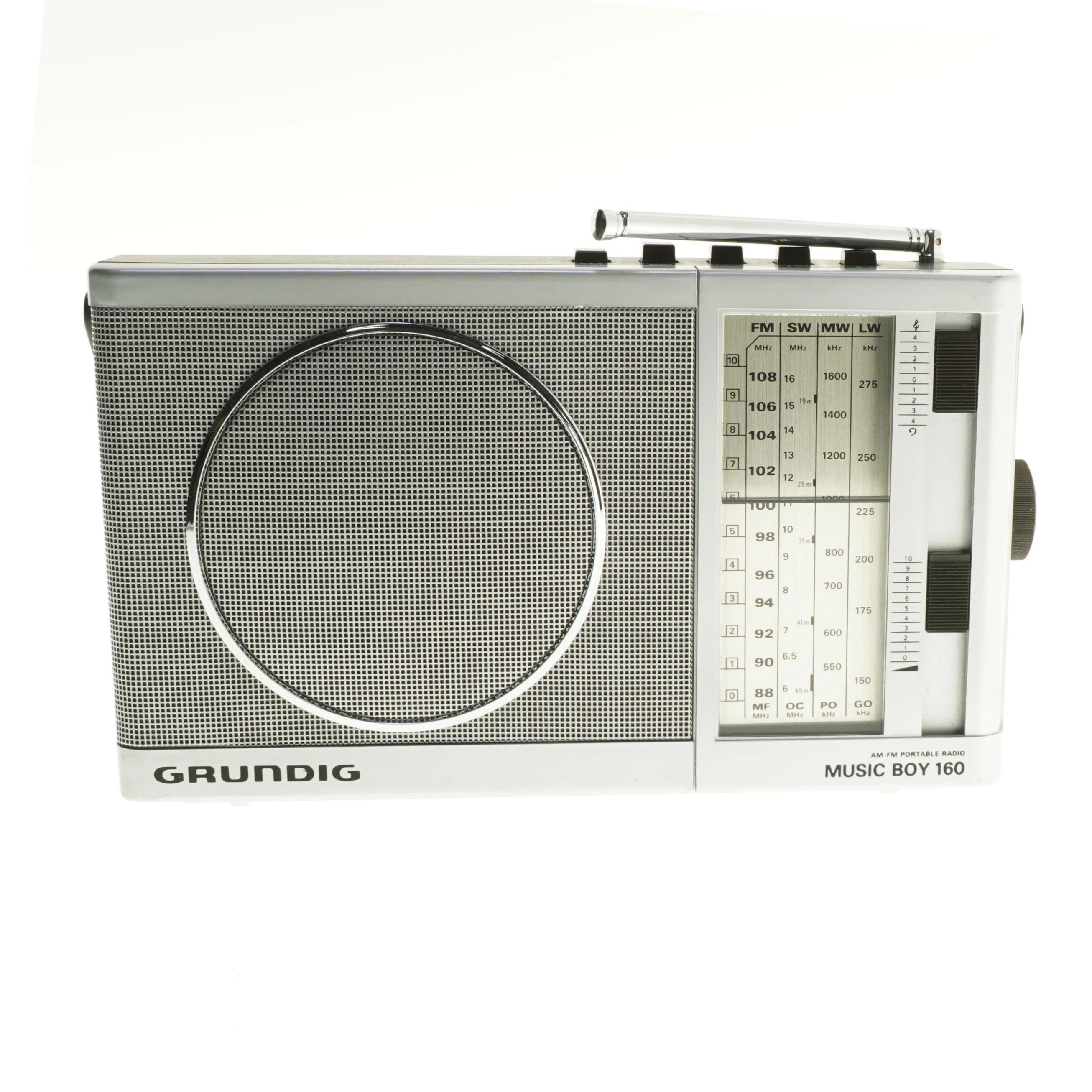 Grundig Music Boy 160 b&aelig;rbar radio fra Grundig (str. 27x16 cm)