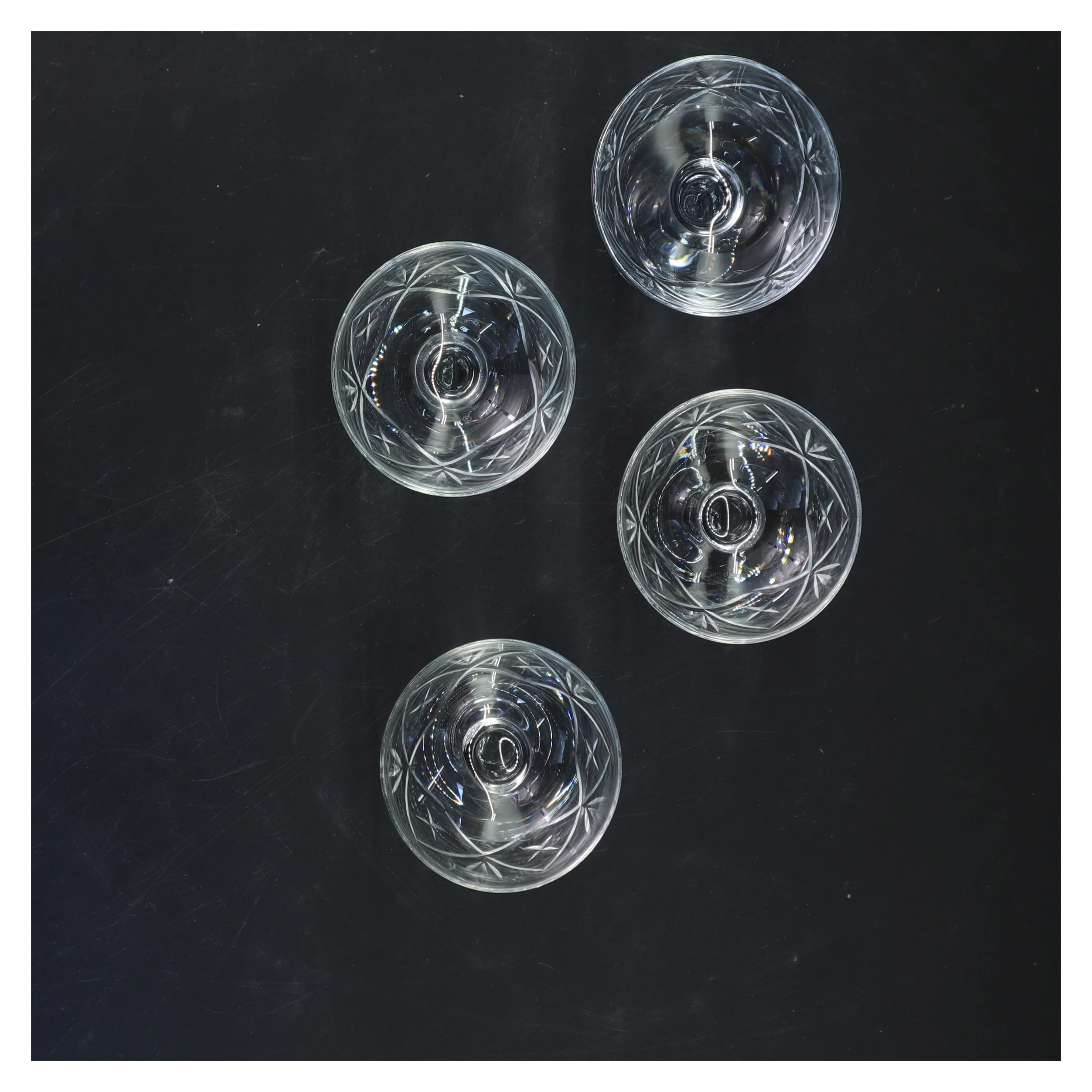 Sæt af krystalglas (str. 9x7 cm)