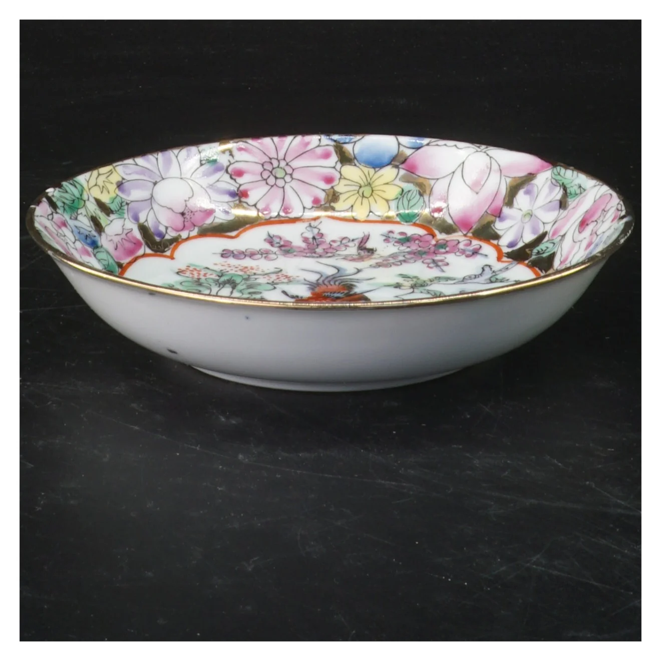 Dekorative skåle med blomstermotiv (str. Ø 14,5 cm og ø. 18,5 cm)