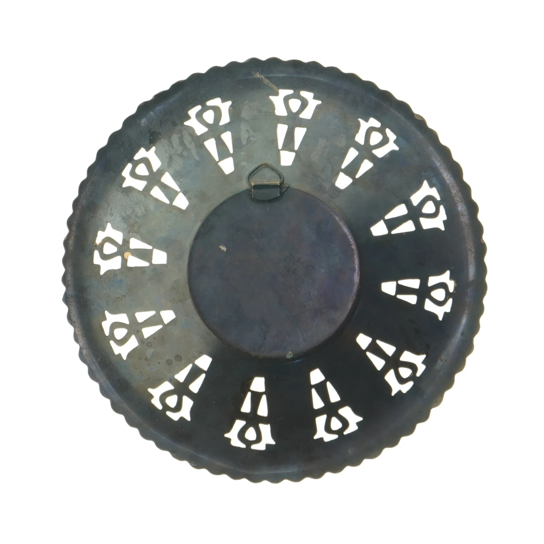 Dekorativt metal fad med egyptisk motiv (str. Ø 19 cm)