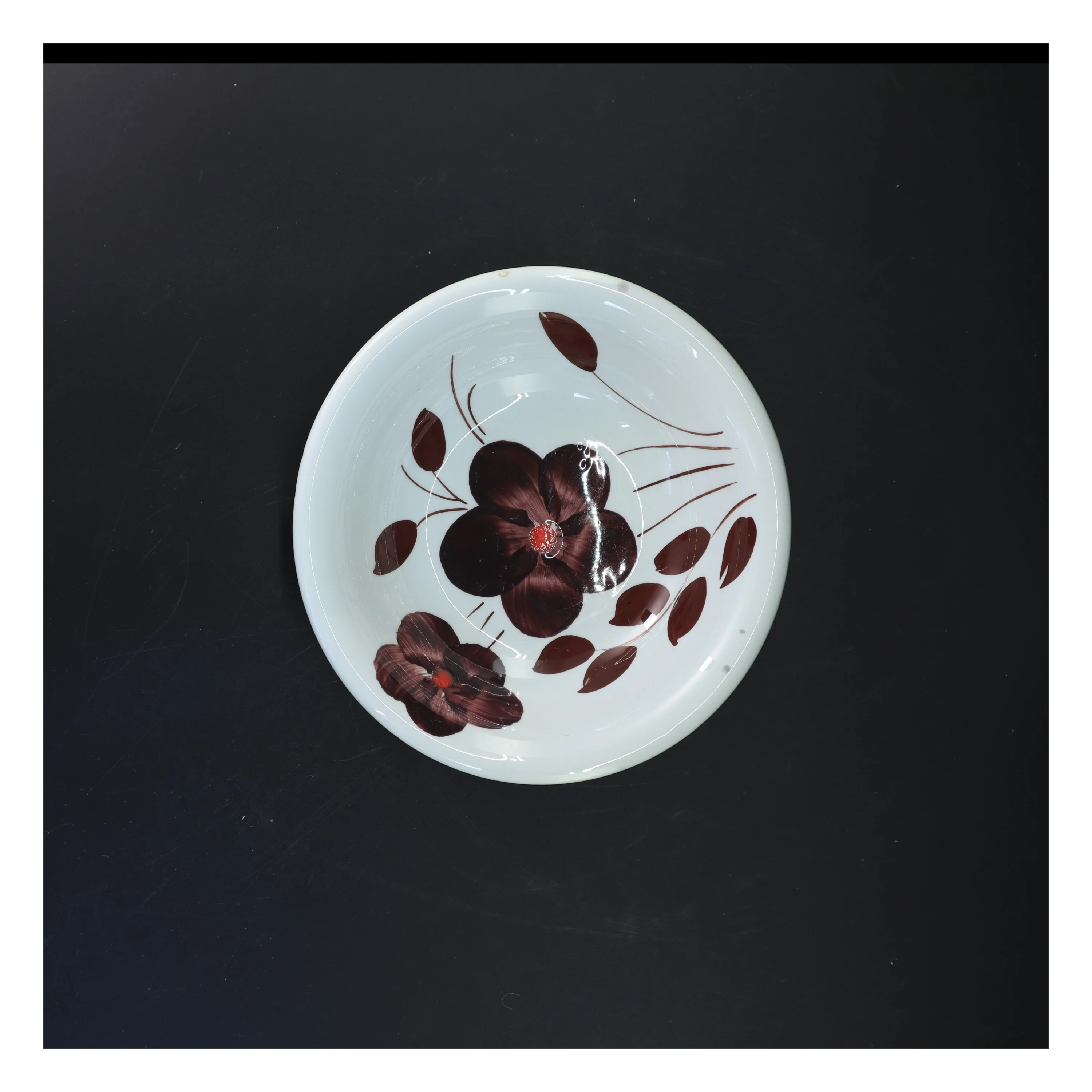 Dekorativ skål med blomstermotiv fra Prinui (str. Ø 21 cm)