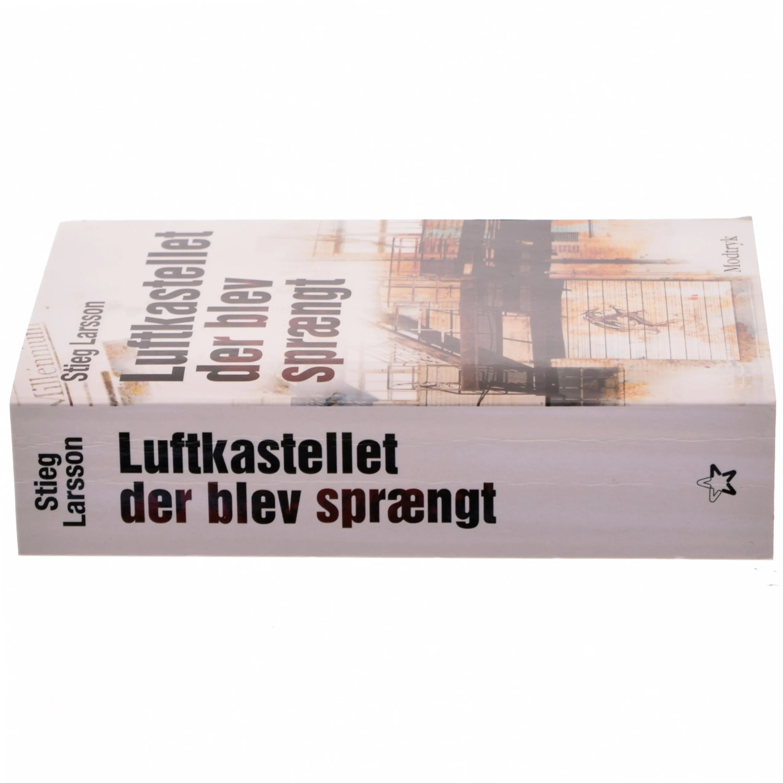 Luftkastellet Der Blev Spraengt (af Stieg Larsson) [Imported] [Paperback] (Danish) (Millennium, 3. Bind) af Stieg Larsson (Bog)