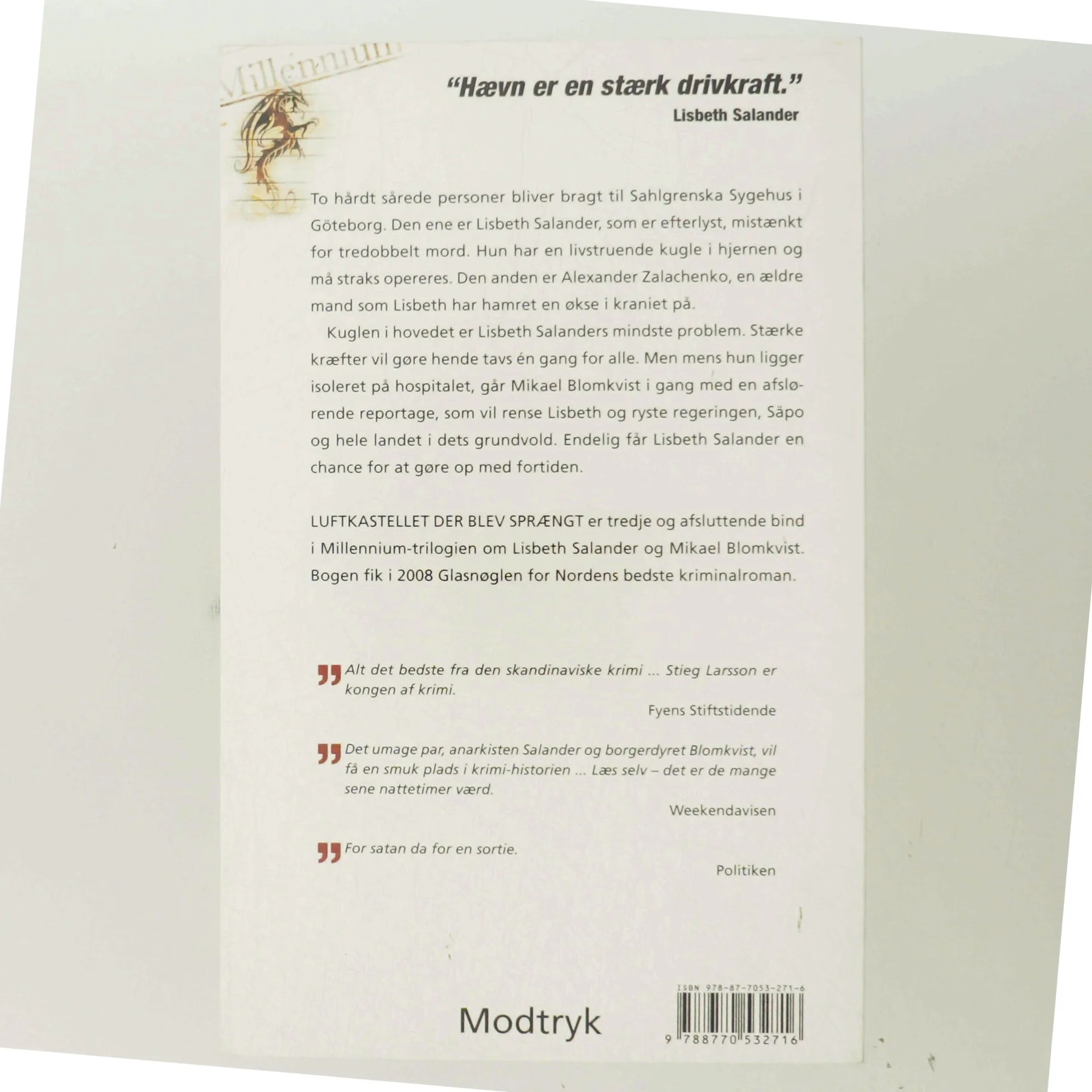 Luftkastellet Der Blev Spraengt (af Stieg Larsson) [Imported] [Paperback] (Danish) (Millennium, 3. Bind) af Stieg Larsson (Bog)