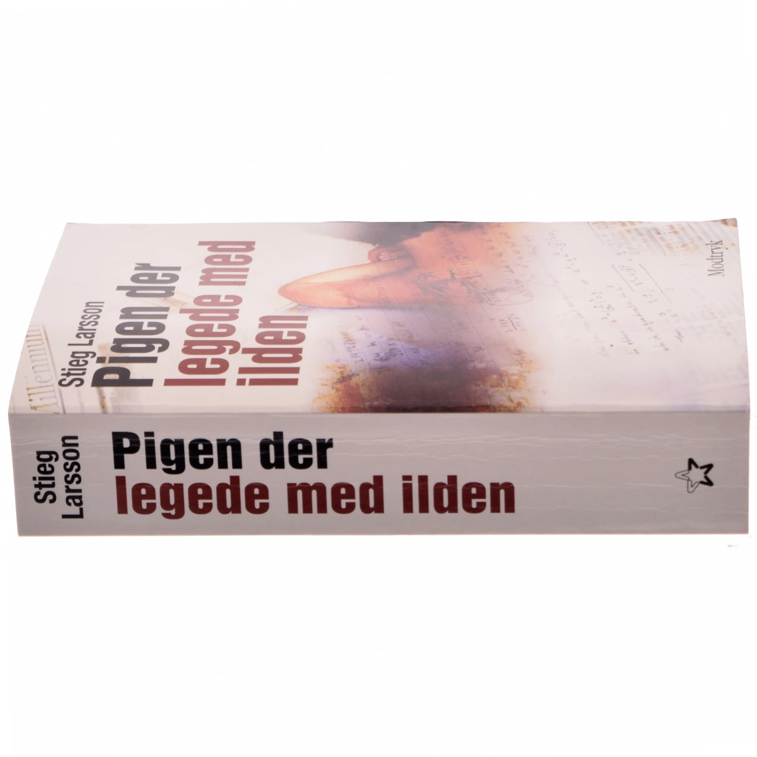 Pigen Der Legede Med Ilden (Millennium, 2. Bind) af Stieg Larsson (Bog)