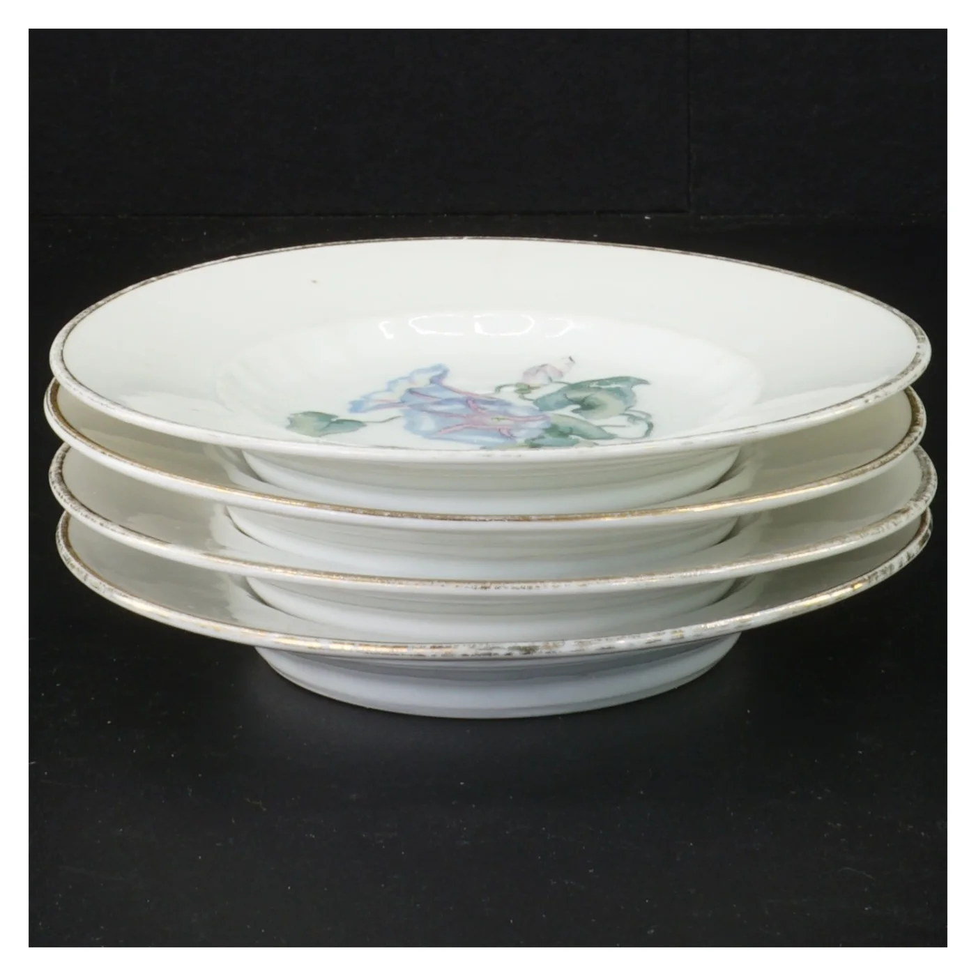 Kaffestel fra Bing Og Grøndal (str. 25 x 23 cm og 25 x 19 cm og 12 cm og 6 x 9 cm og 15 cm og 27 gang i 25 cm x 16 cm og 30 x 19 cm)