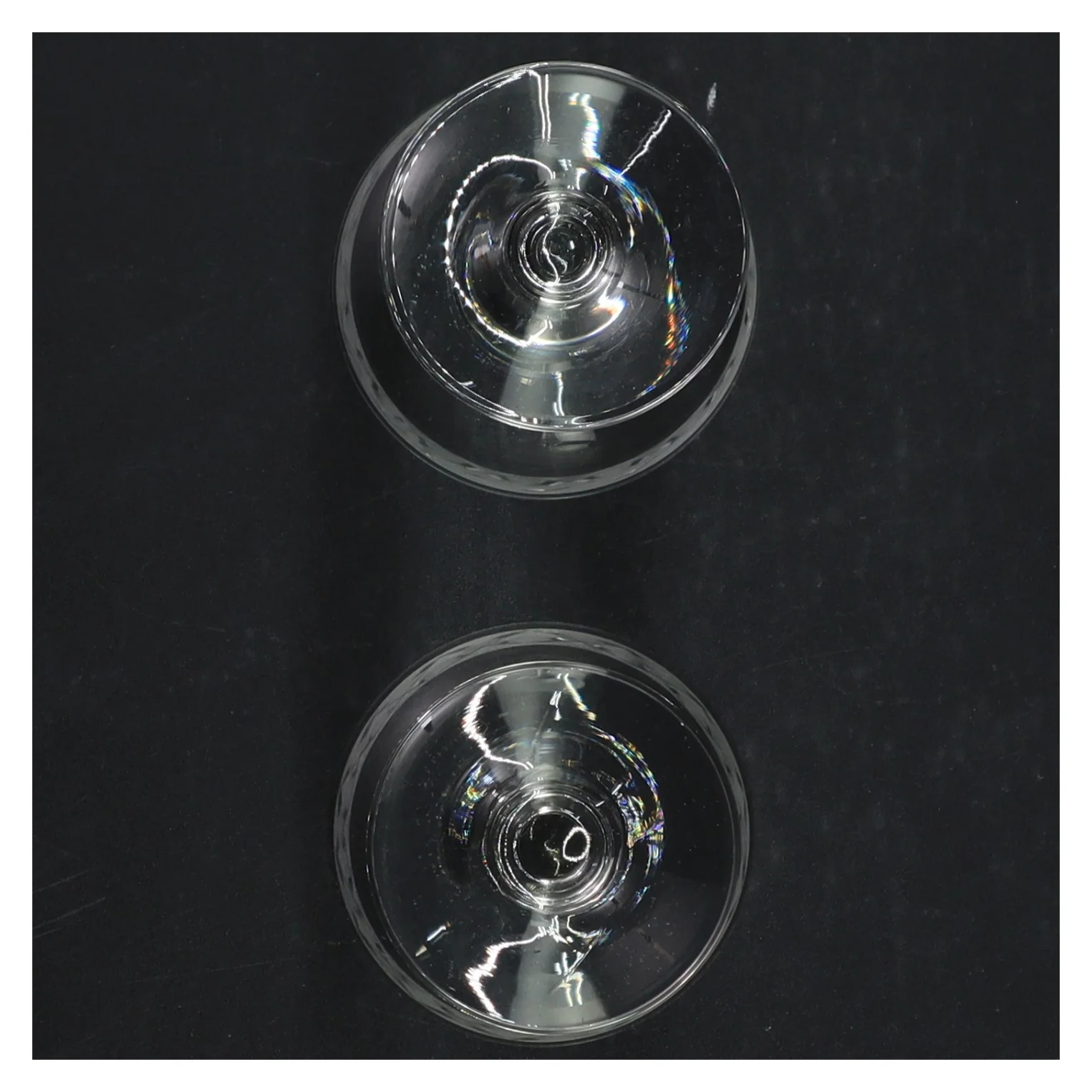 Champagneskåle med slibninger (str. 19 cm. 7 cm i diameter)