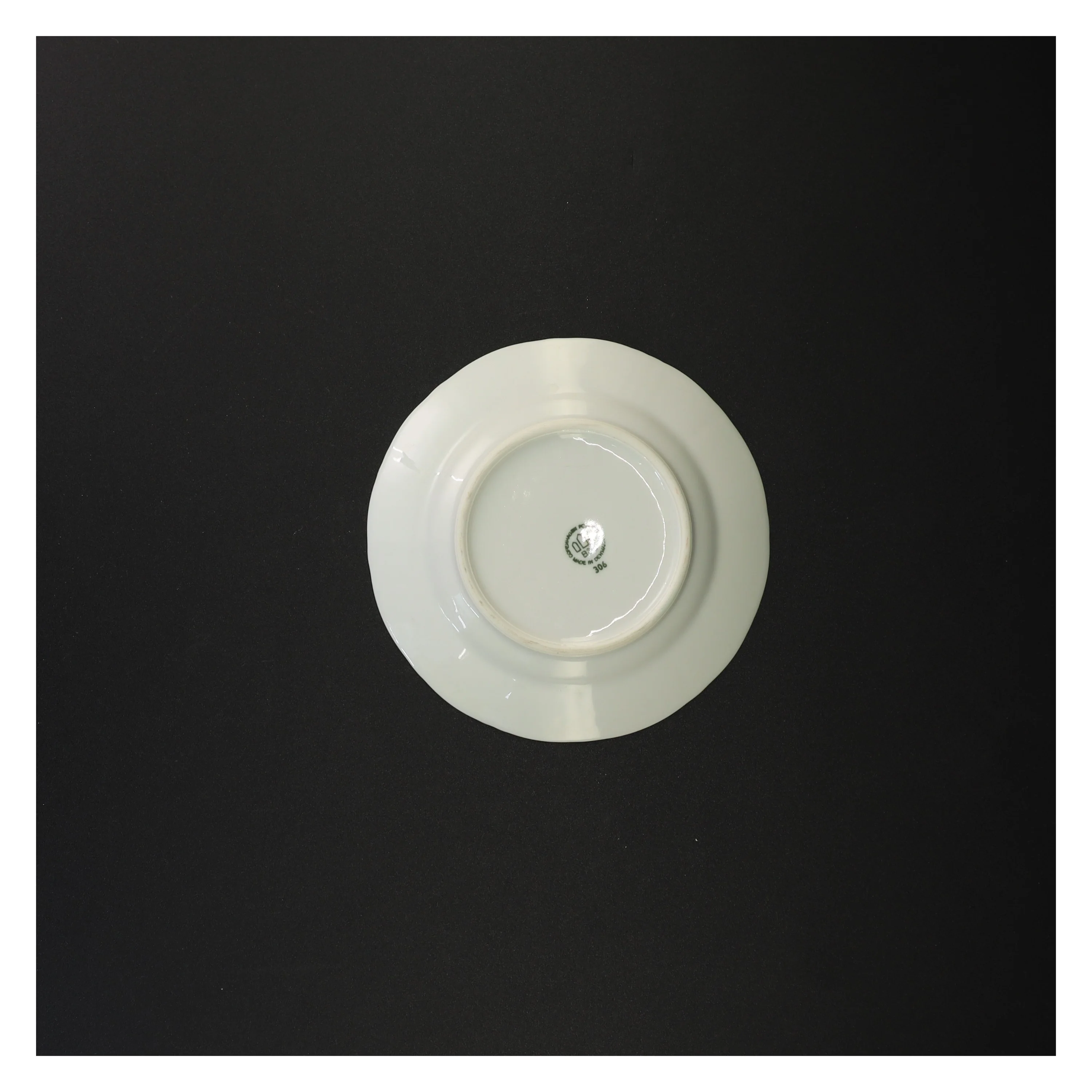 Porcelænsfad med blomstermotiv