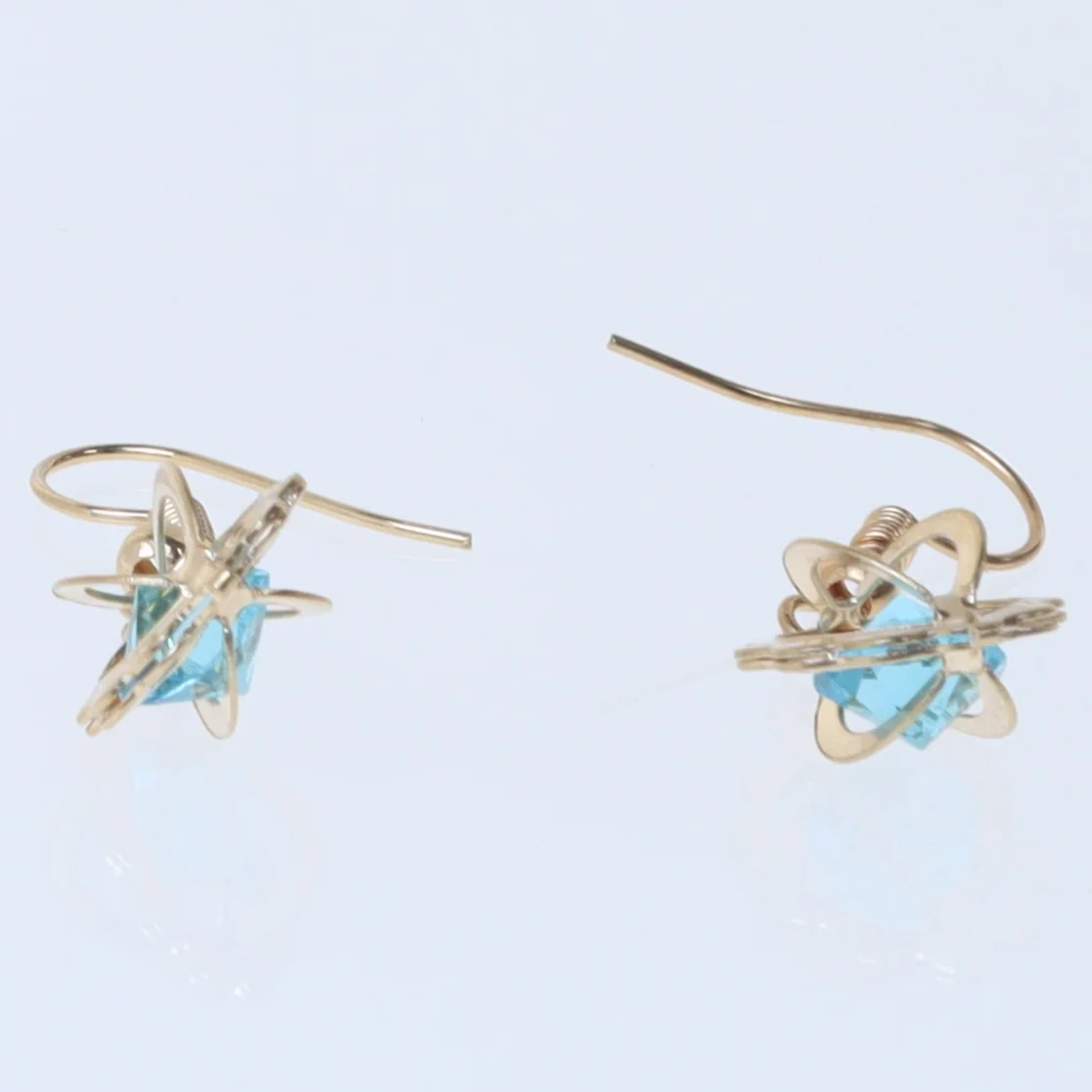 Guldøreringe med blå krystal (str. 3 cm)