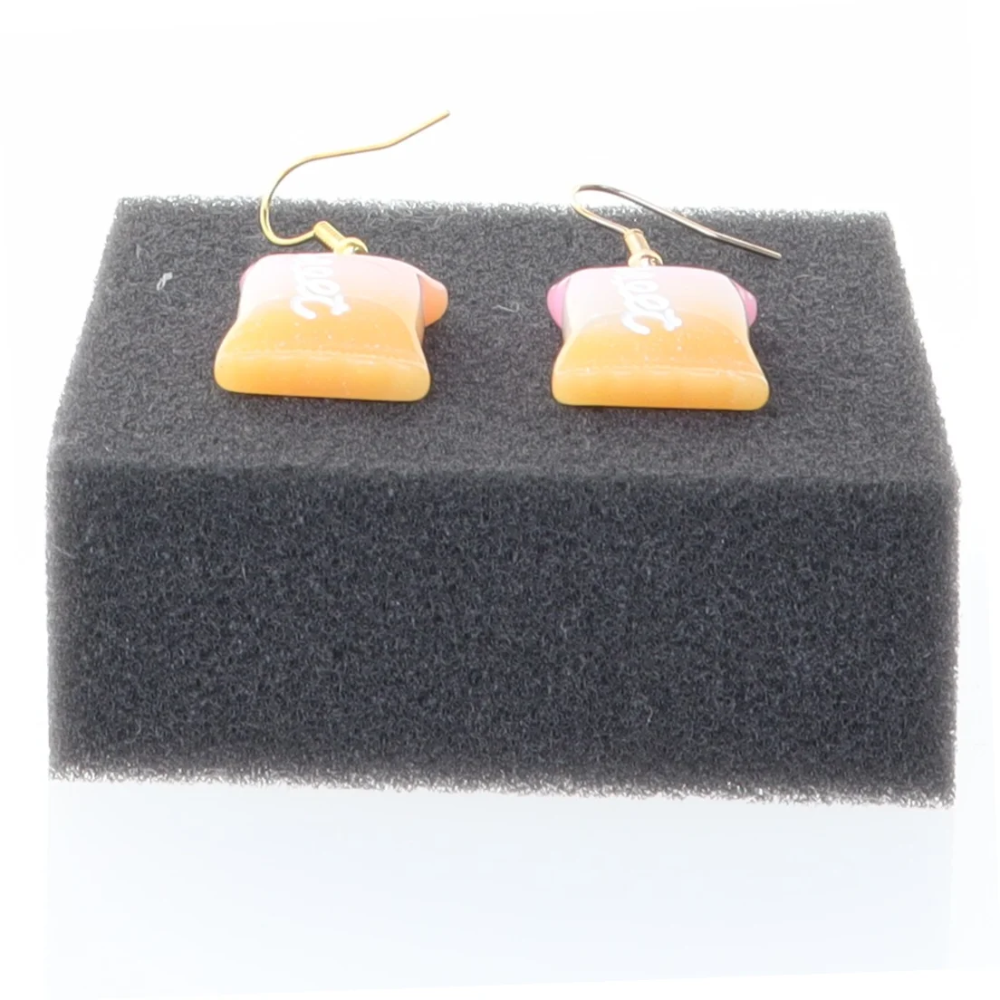 Øreringe med slikdesign (str. 1,5 x 2 cm)