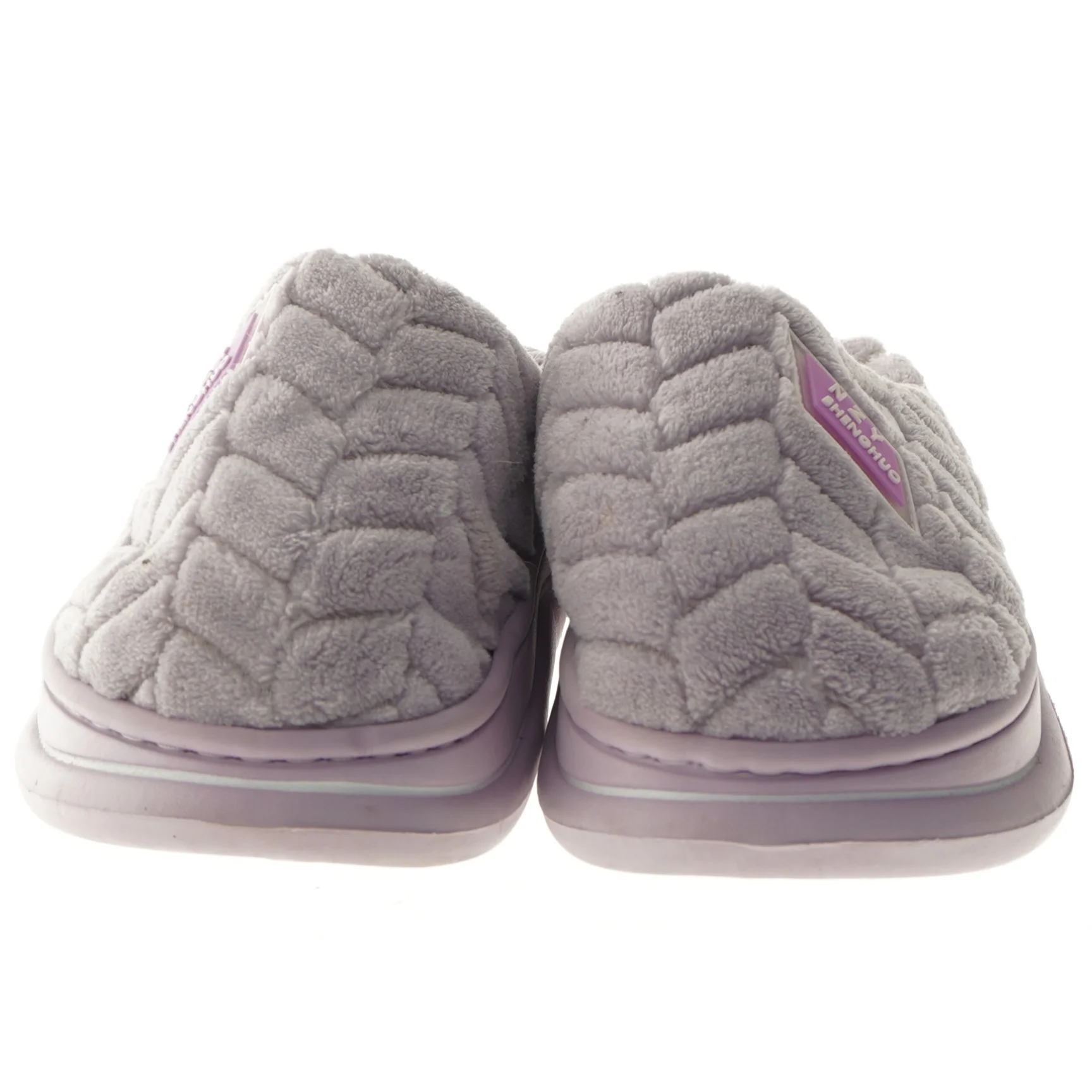 Grå hjemmesko (str. 38-39 )