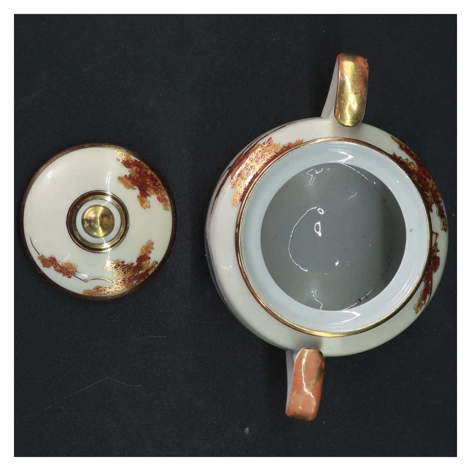 Porcelænstepotte med låg og dekoration (str. Ø 10 cm)