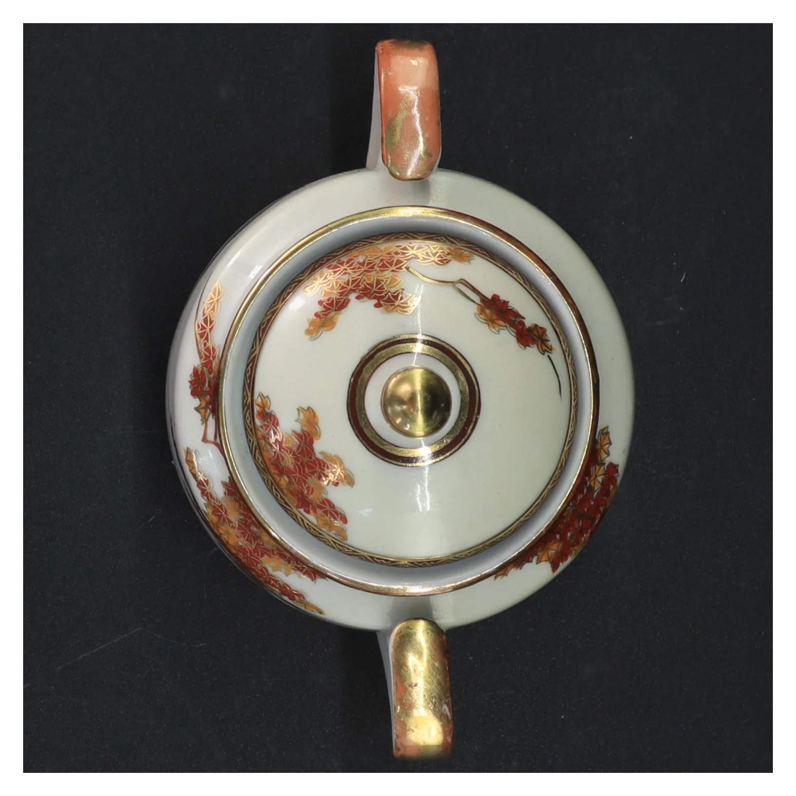 Porcelænstepotte med låg og dekoration (str. Ø 10 cm)