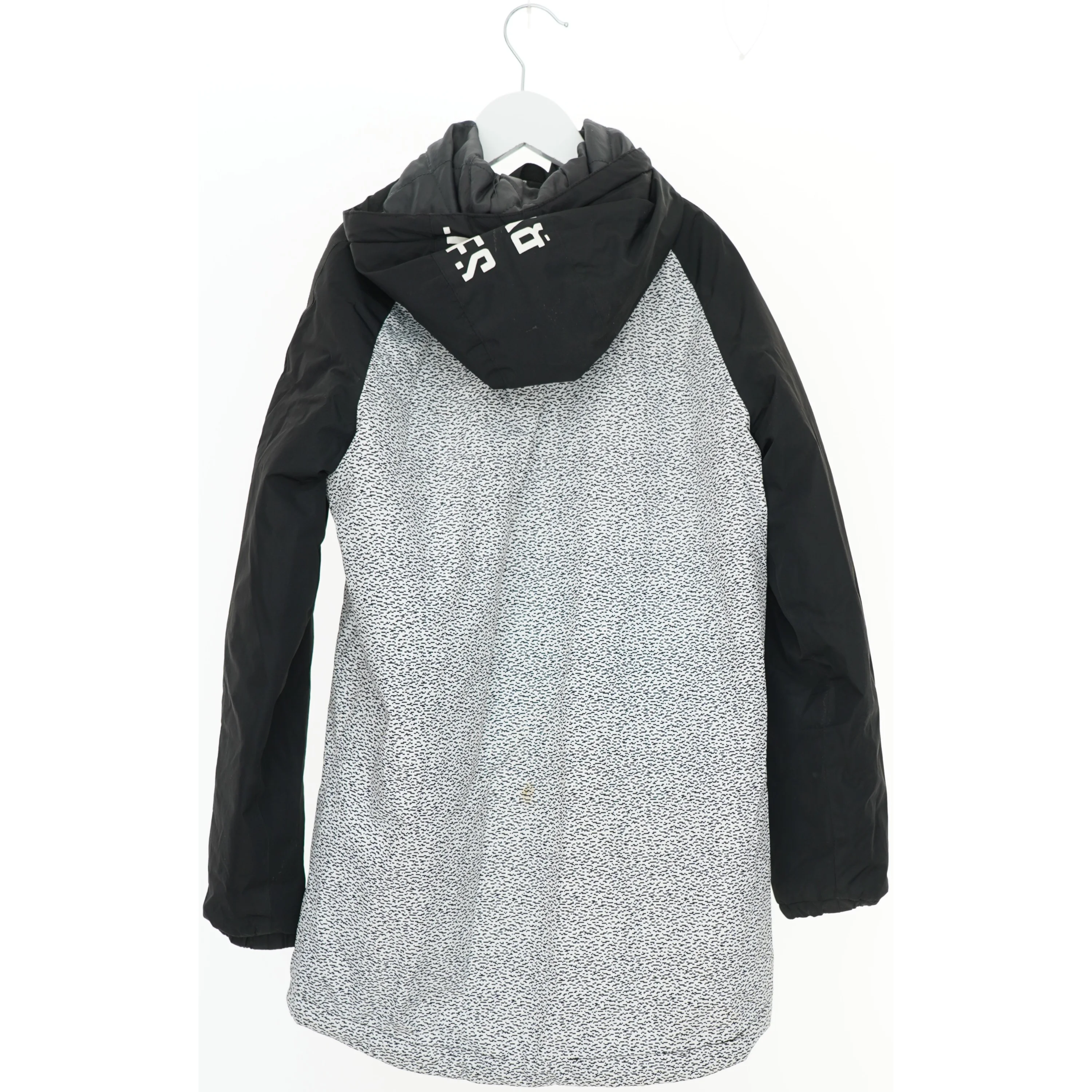 Vinterjakke med mønsterdetaljer fra Jack & Jones (str. 158)