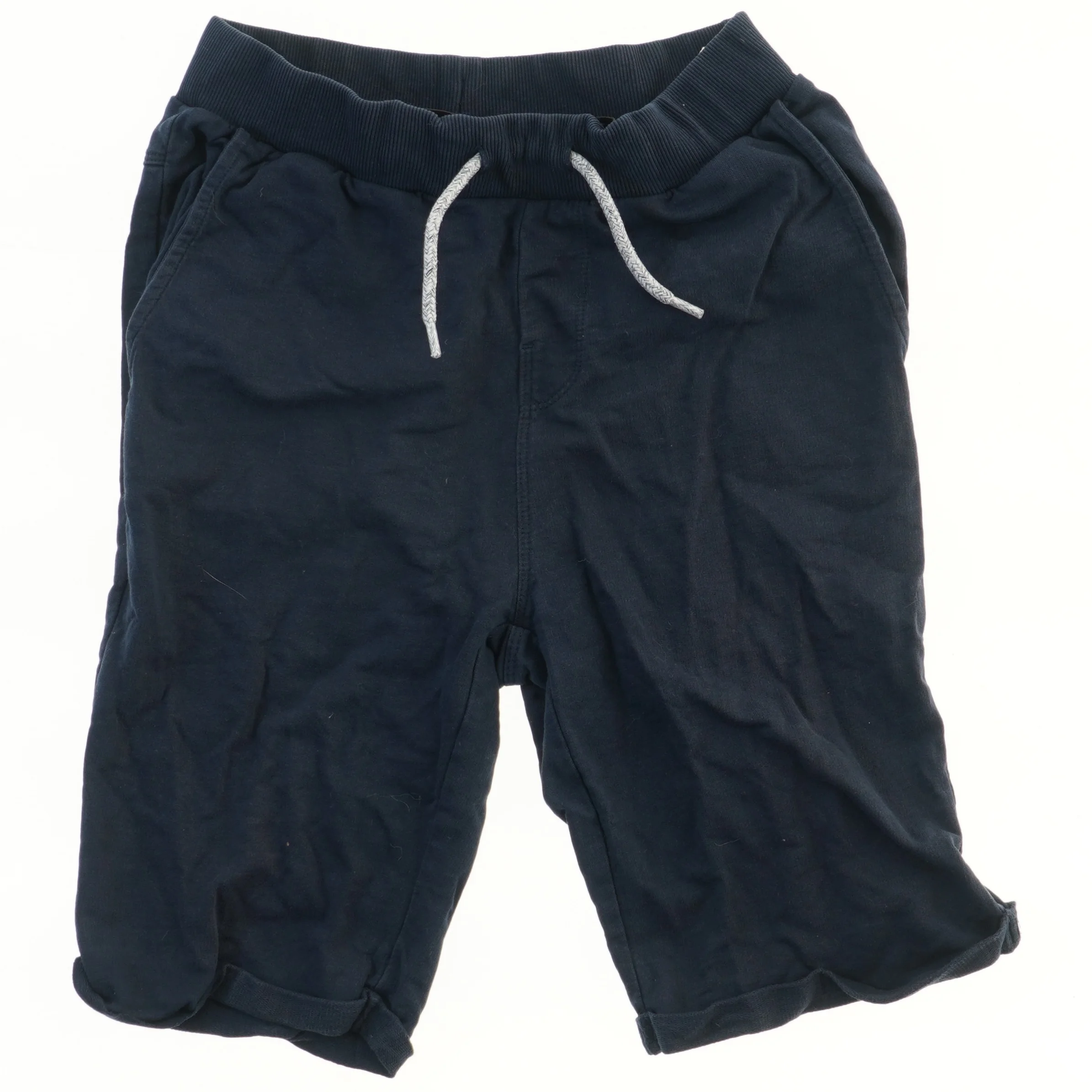 Shorts med elastik og snøre fra Basic needs (str. 146)