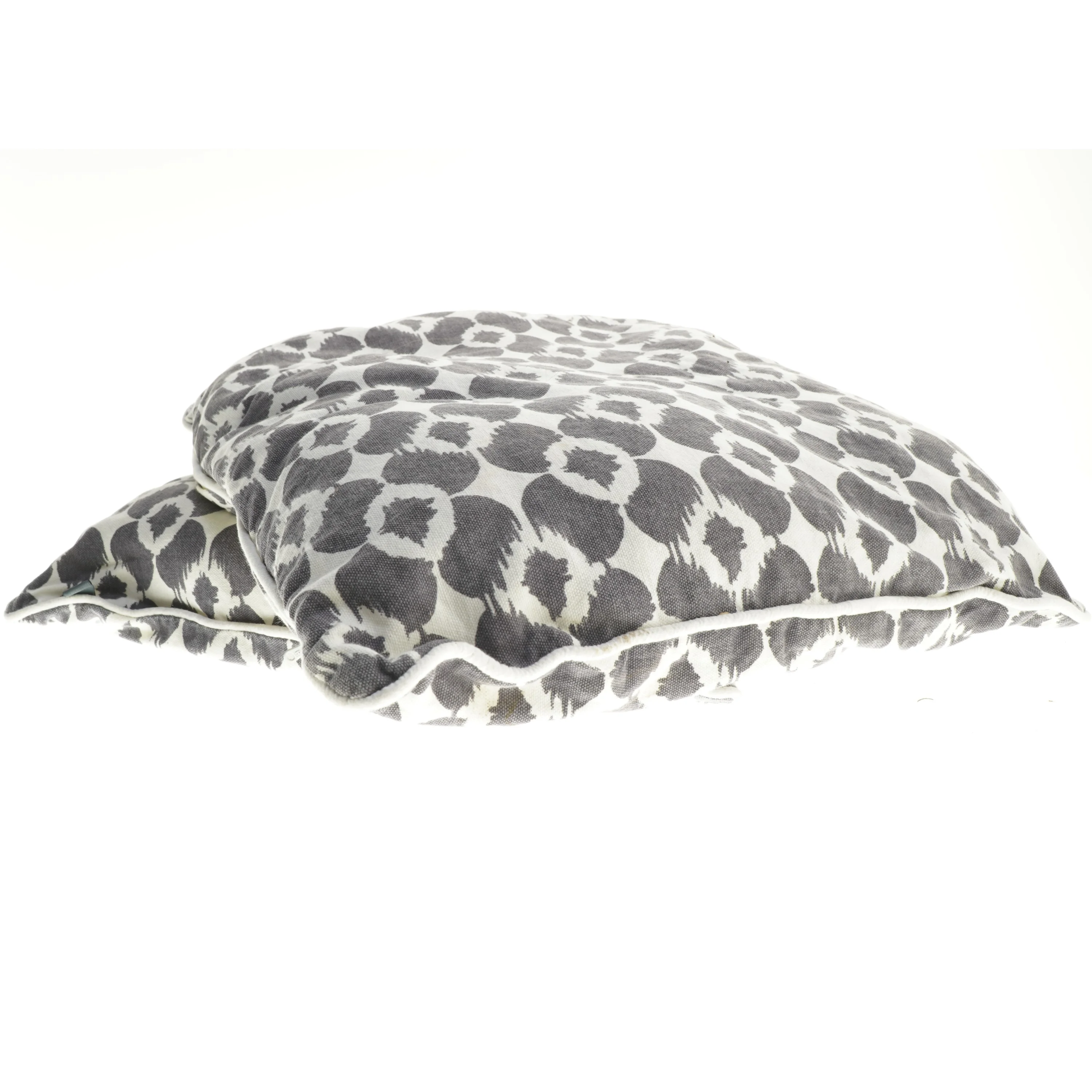 Grå mønstrede puder (str. 44x40 cm)