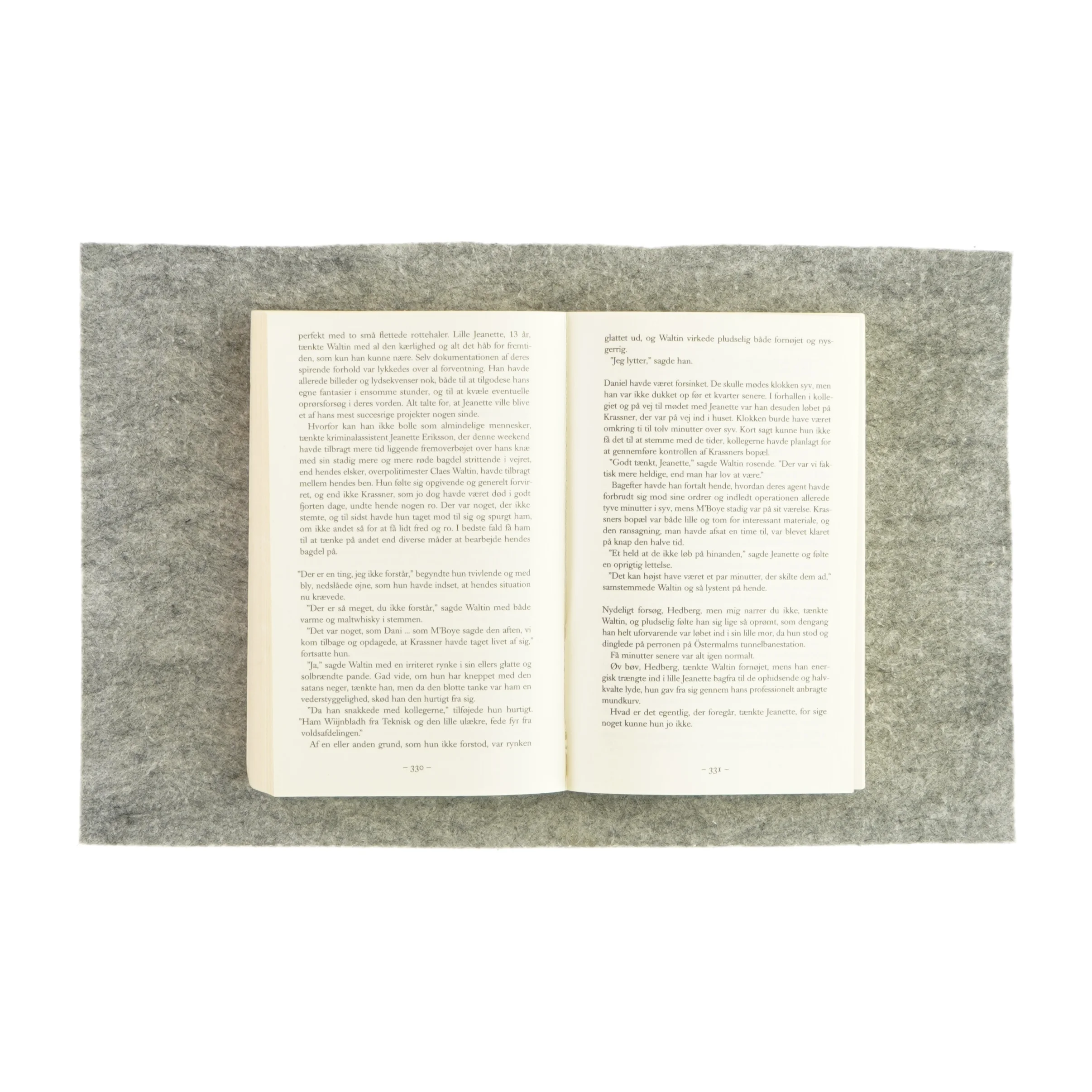 Mellem sommerens længsel og vinterens kulde (bog)