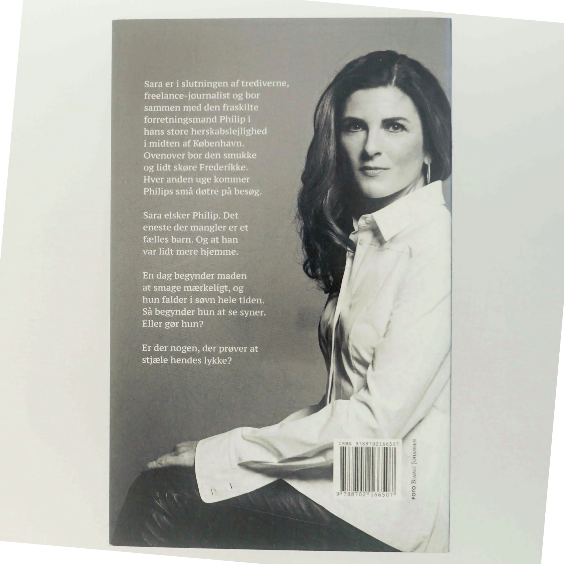 Alene hjemme : roman (Klassesæt) af Kirsten Hammann (Bog)