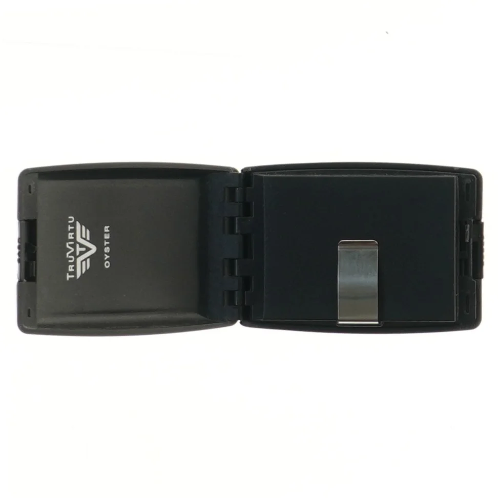 Sort Tru Virtu kortetui fra Tru Virtu (str. 10x7 cm)