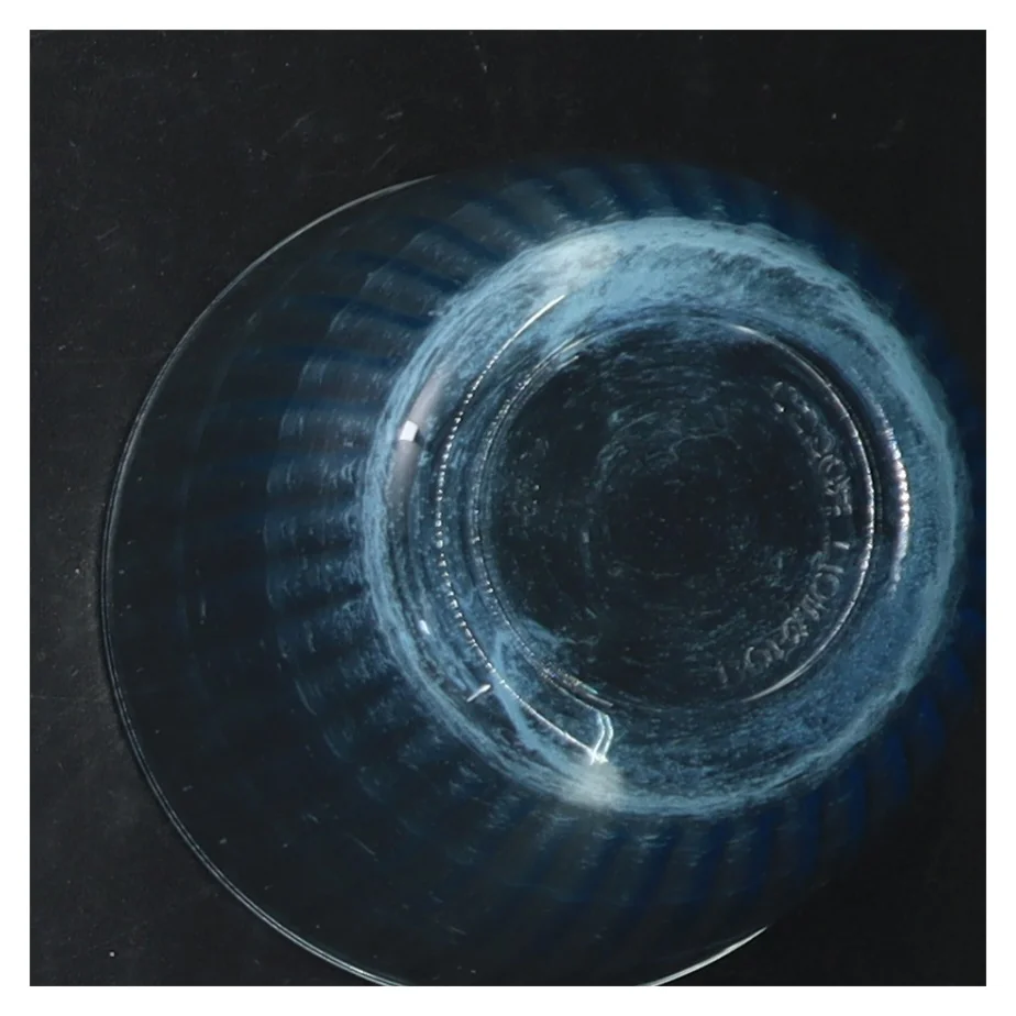 Blåt drikkeglas (str. 9 cm)