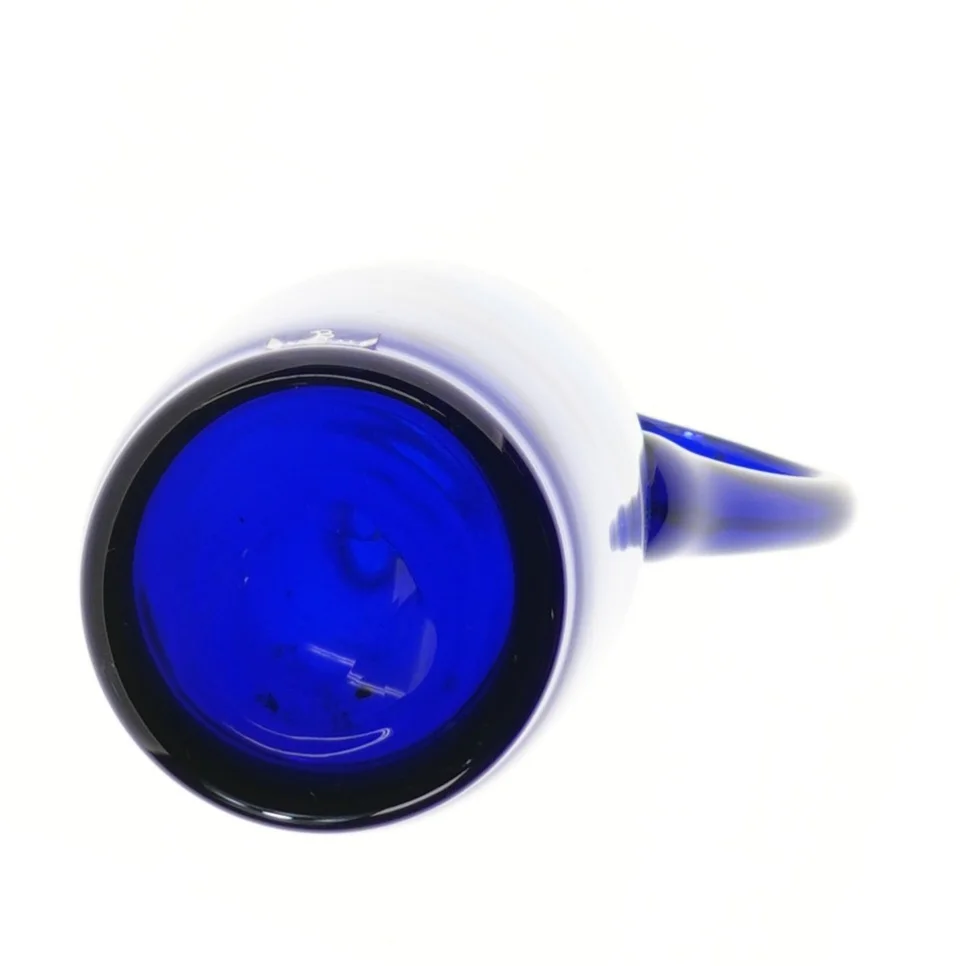 Blå glas kande fra Bergdala (str. 30,5 cm)