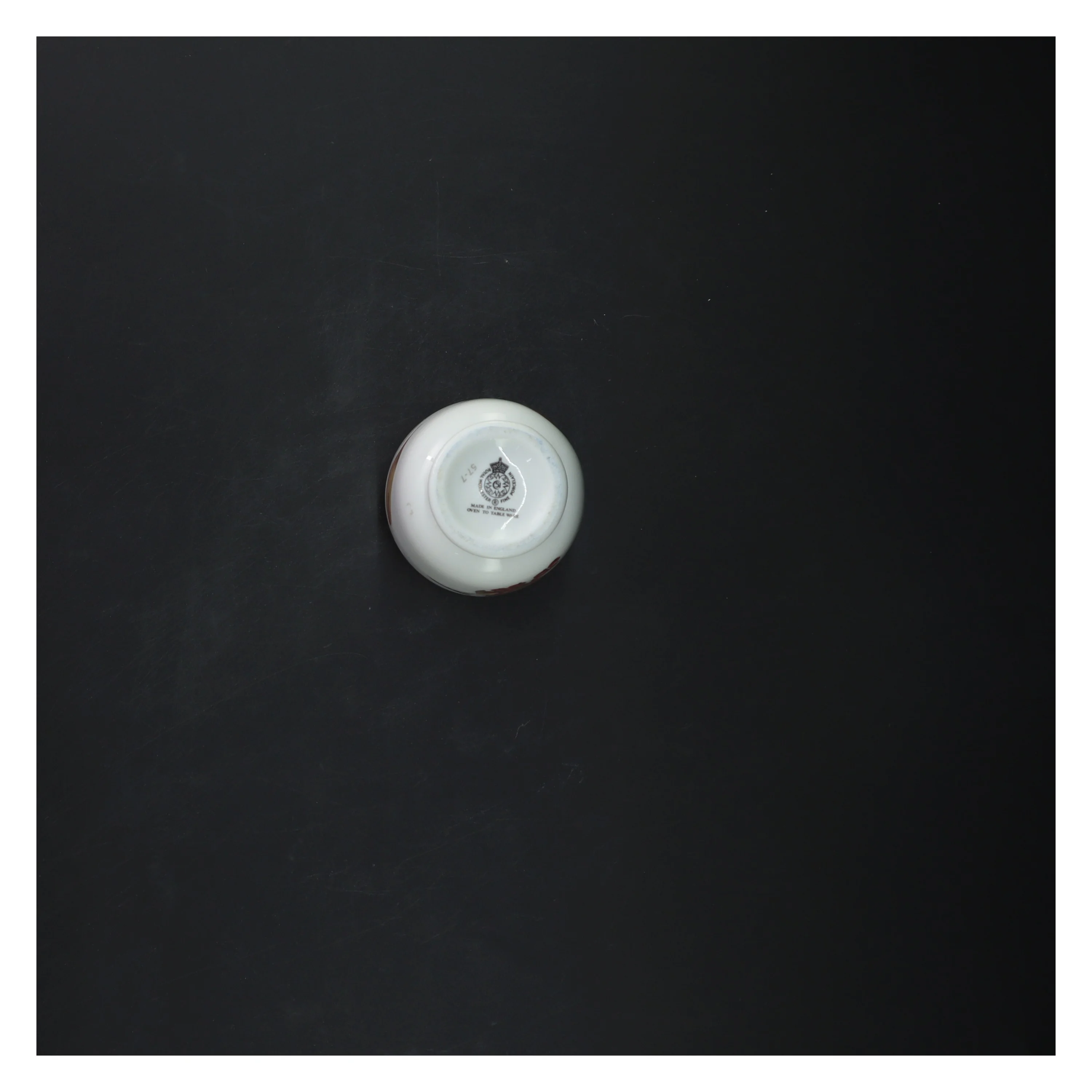 Keramisk beholder med metal låg fra Royal Worcester (str. 10 cm)