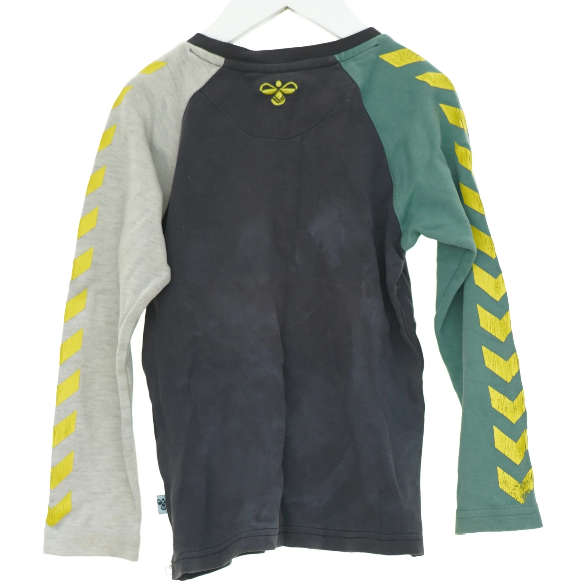 Bluse fra Hummel (str. 110 cm)