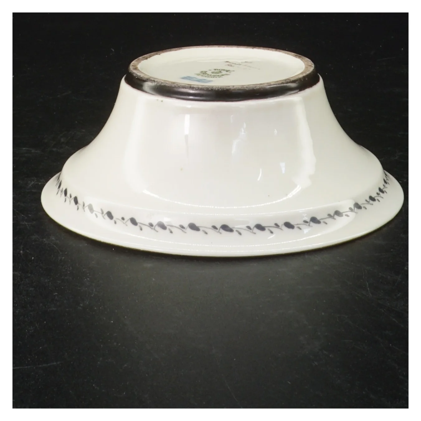 Keramikskål med blomstermotiv fra Royal Copenhagen