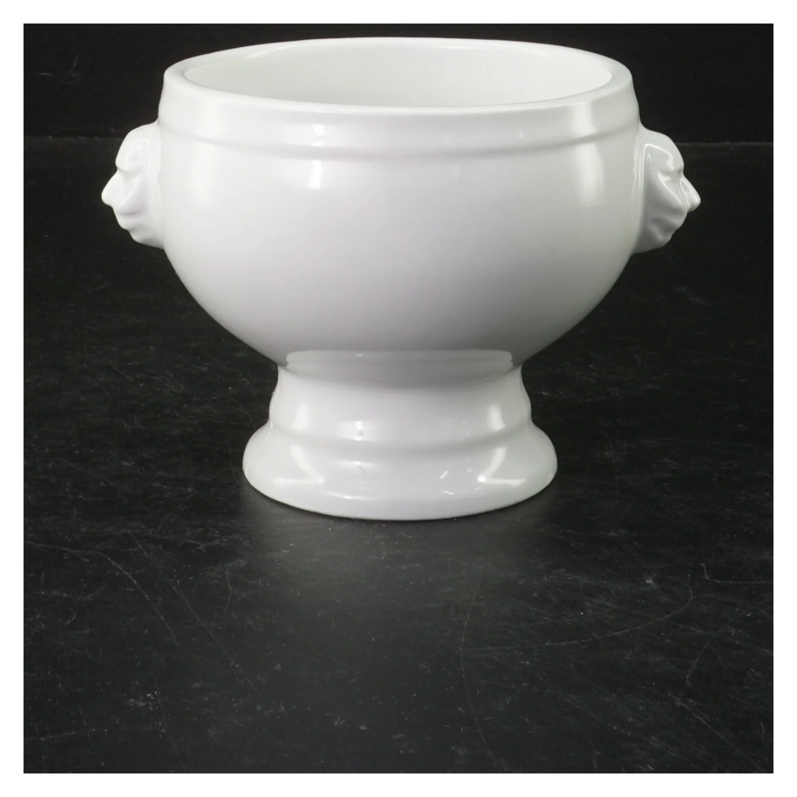 Sæt med 4 hvide suppeskåle (str. Ø. 11 cm. 4 styk)