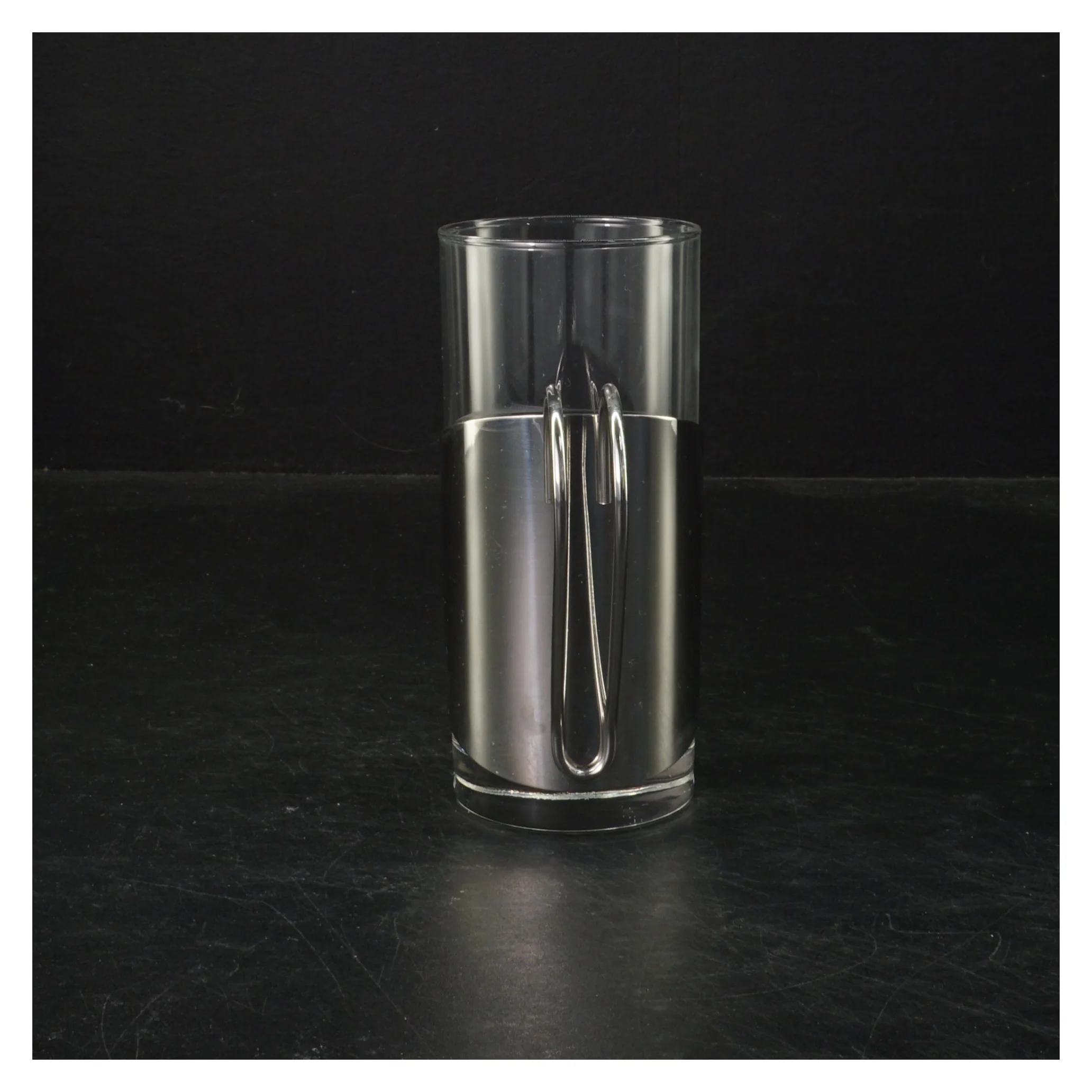 Sæt med 6 glas med metalhåndtag (str. 13,5 cm. 6 styk)