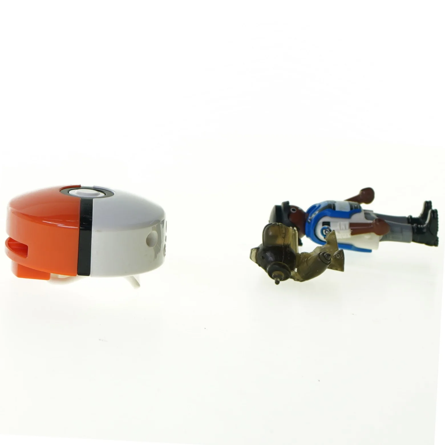 Blandet legetøj (str. 6 x 2 cm 4 x 3 cm 7 en 4 cm)