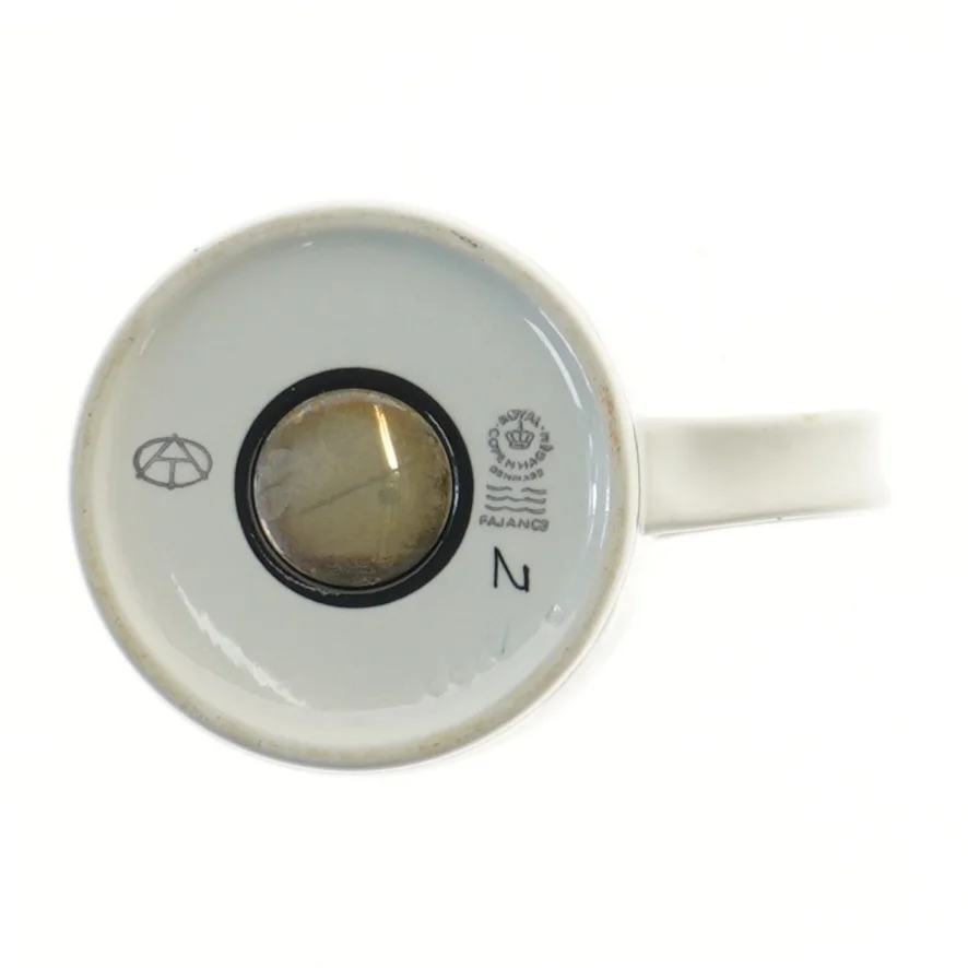 Årskrus med årstal design fra Royal Copenhagen (str. Ø 10,5 cm længde 11,5 cm)