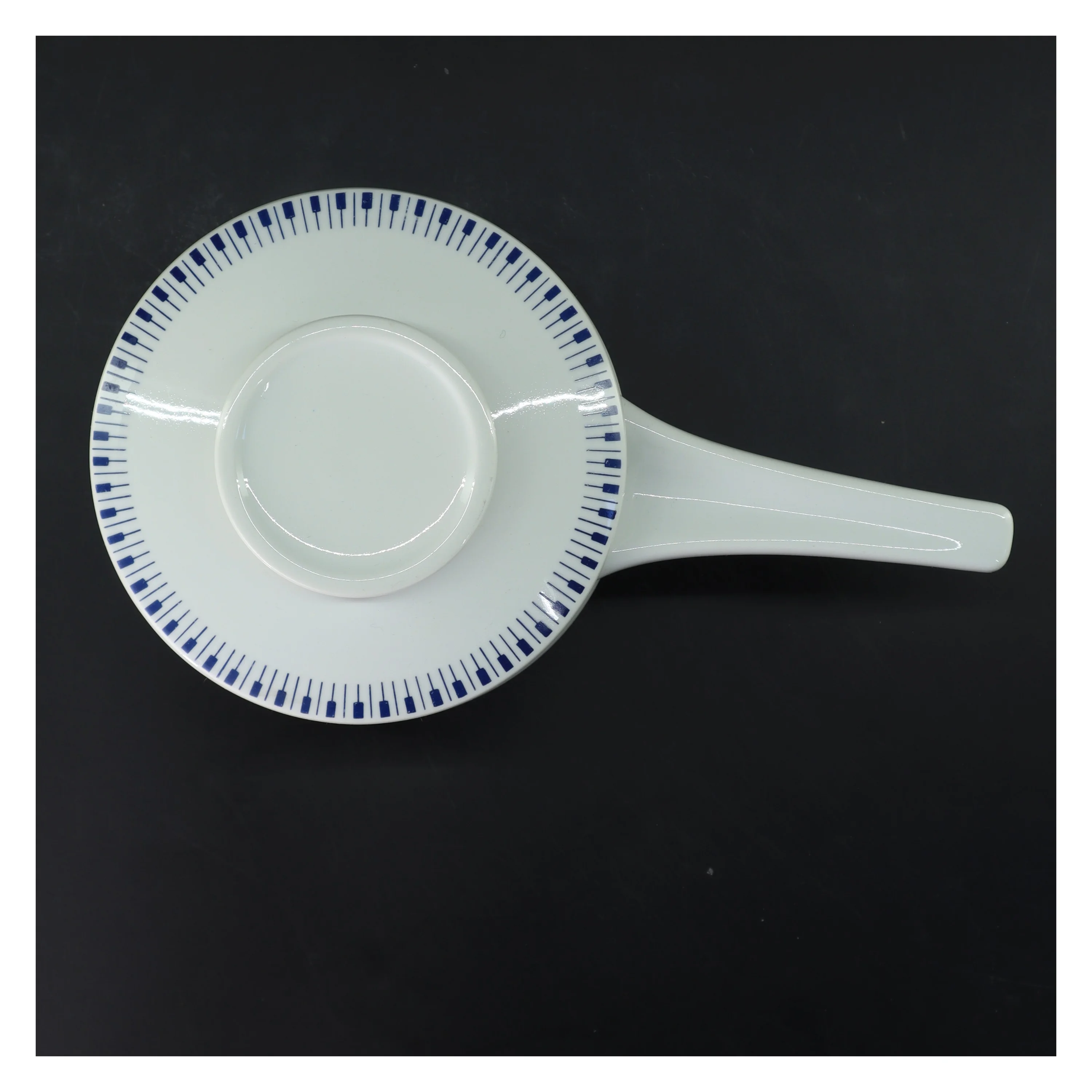 Porcelæn kasserolle med låg fra Royal Copenhagen (str. Ø 15,5 cm)