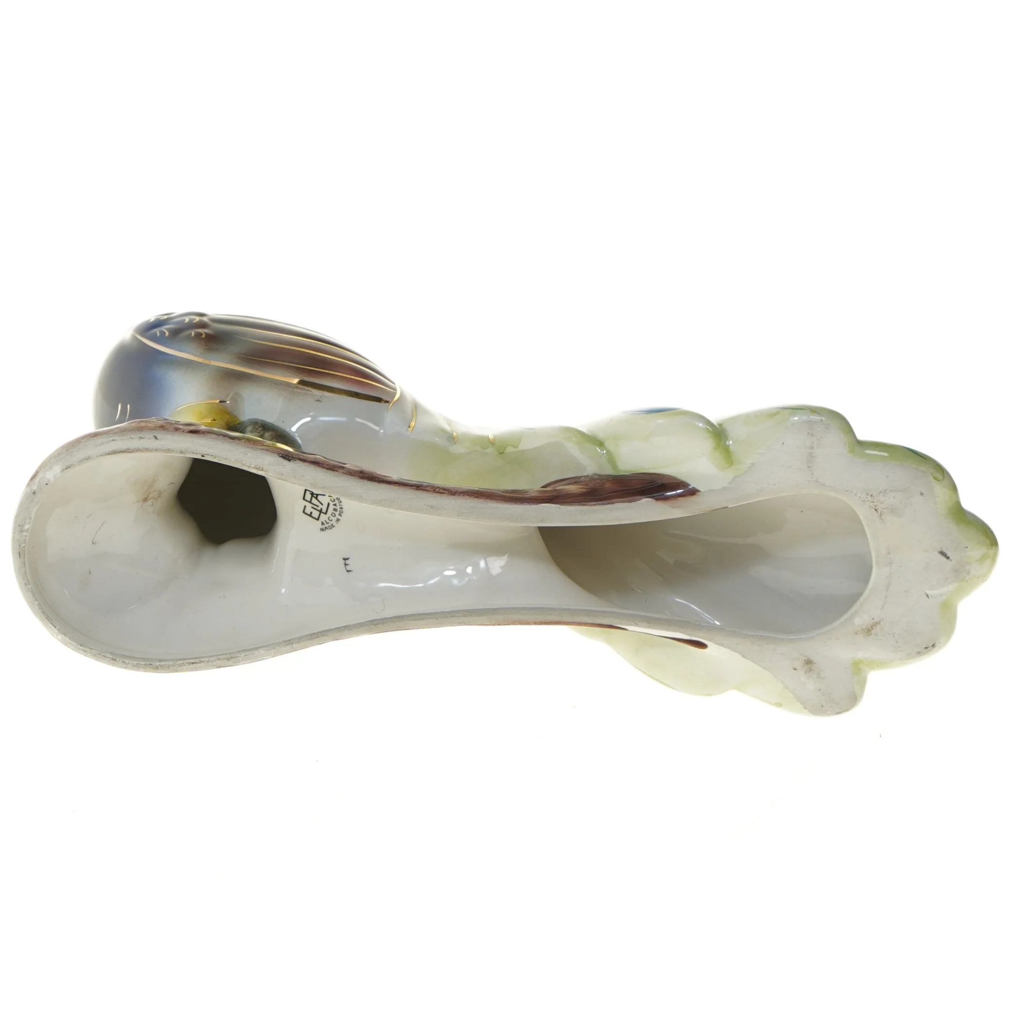 Porcelænsfigur af påfugl fra Alcobaca (str. 30x26x8 cm)