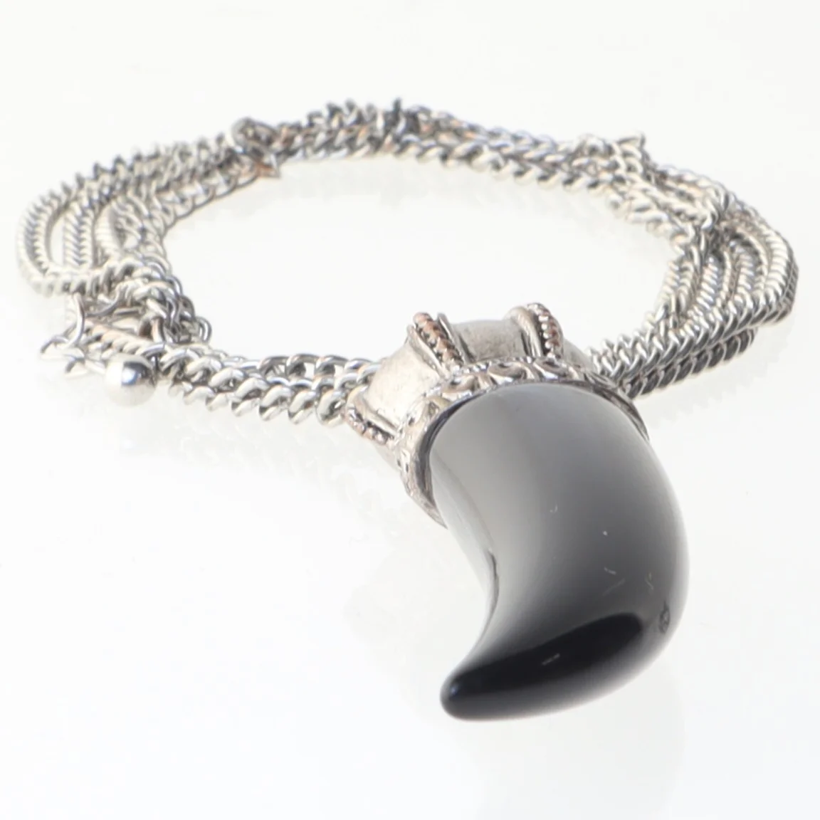 Halskæde med hornvedhæng (str. 90 cm)