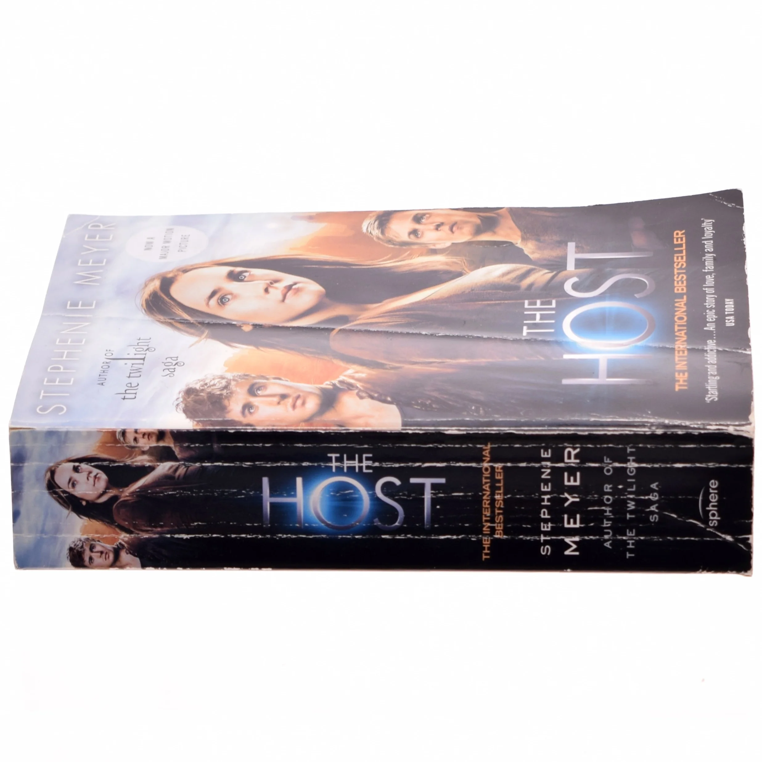 The host : a novel af Stephenie Meyer (Bog)