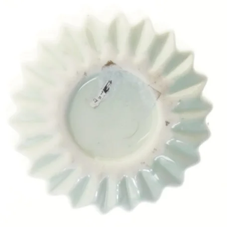 Små vase med riflet design (str. 8x5,5 cm)