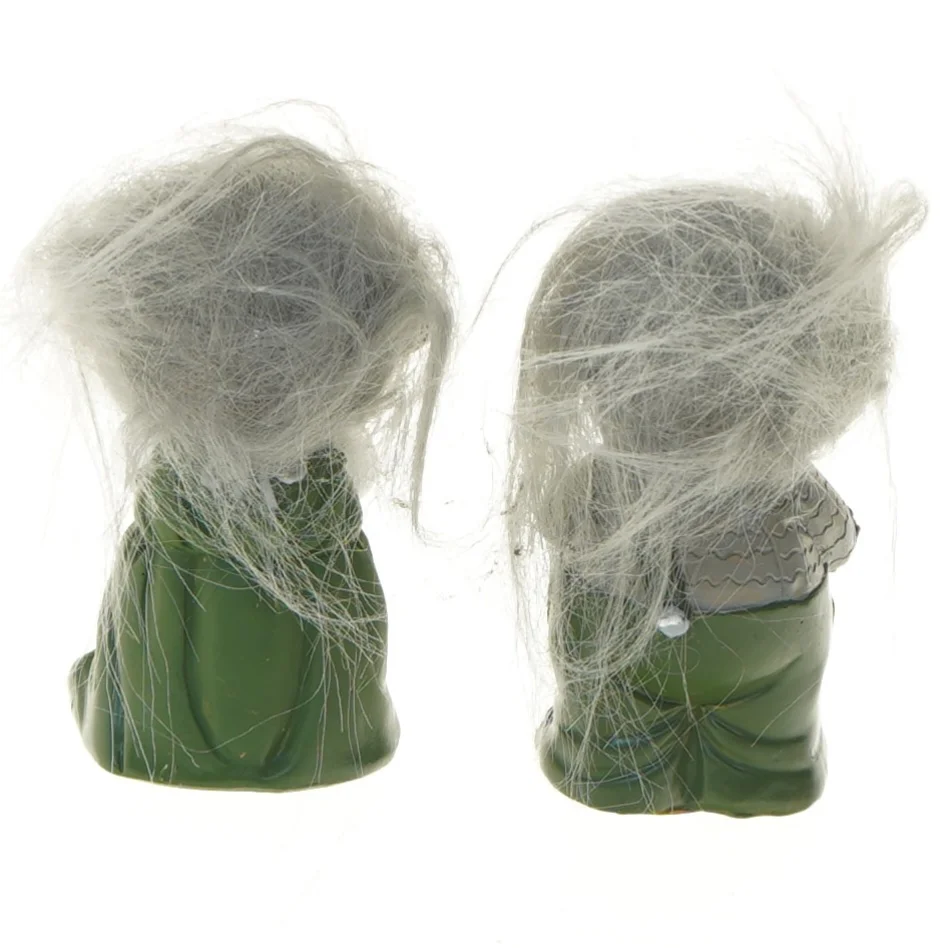 Keramiske nisser med hvidt hår fra Det Gamle Apotek (str. 10 cm)