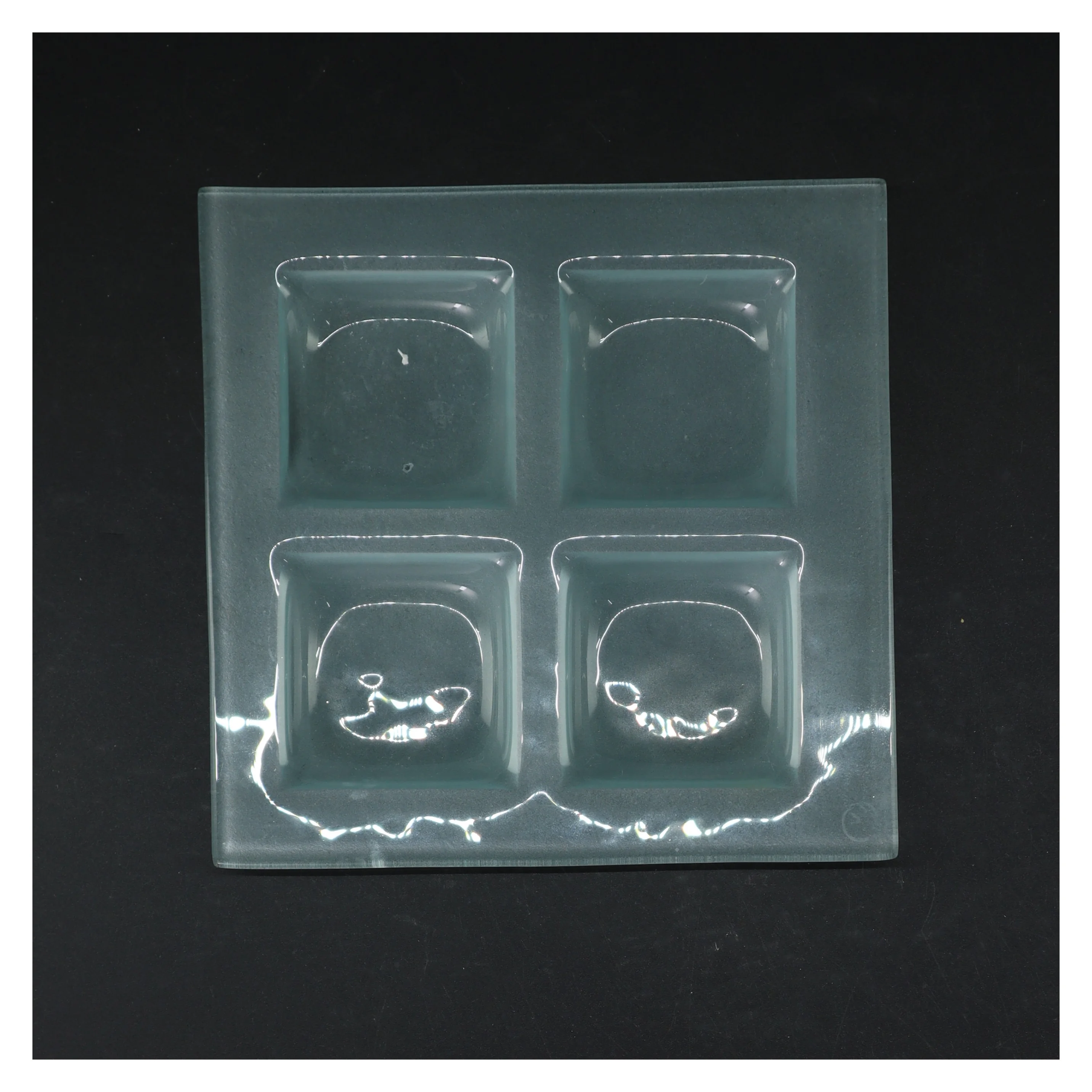 Fad med fire rum (str. 20x20 cm)