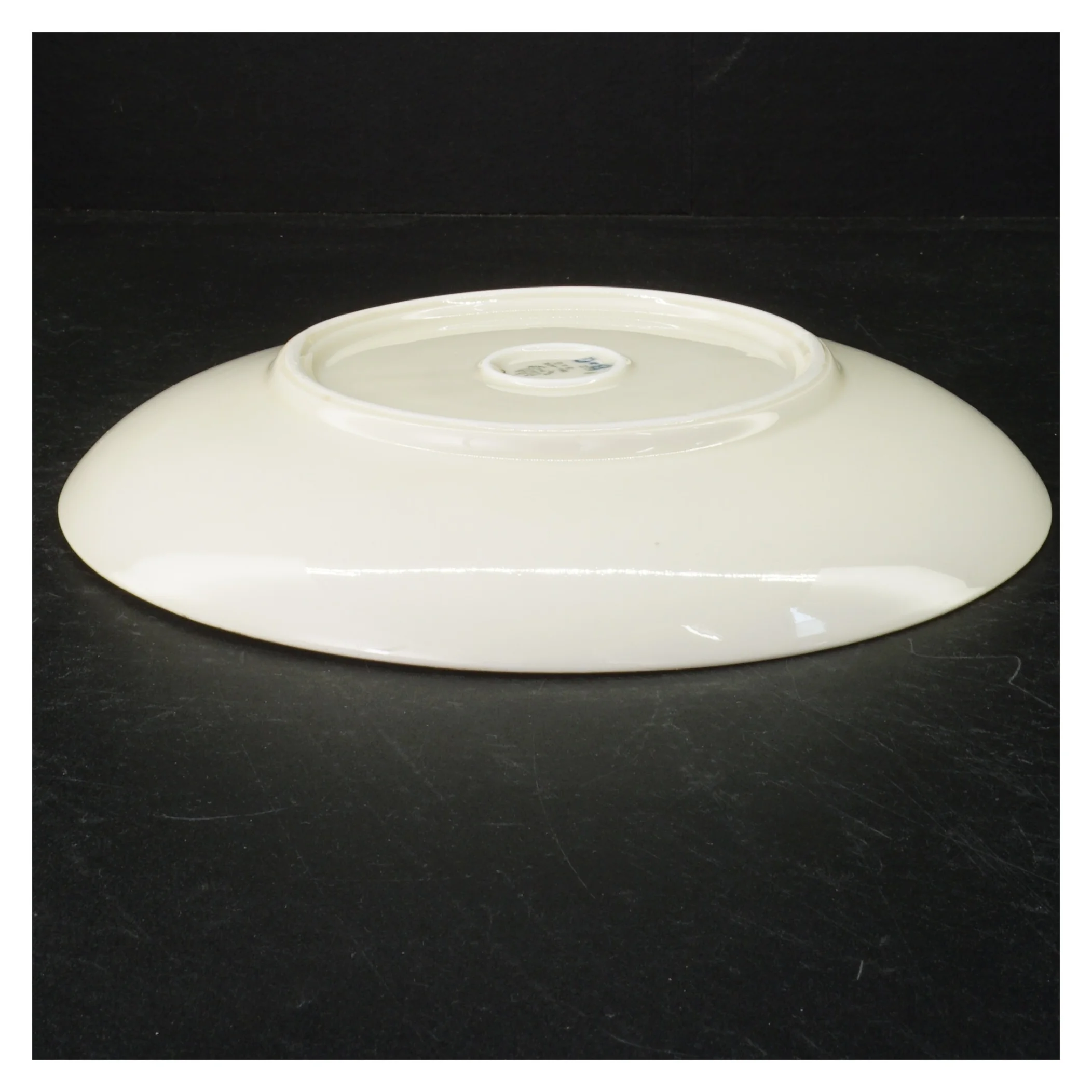 Porcelænsskål med blomstermotiv fra B&G (str. 24,5 cm)