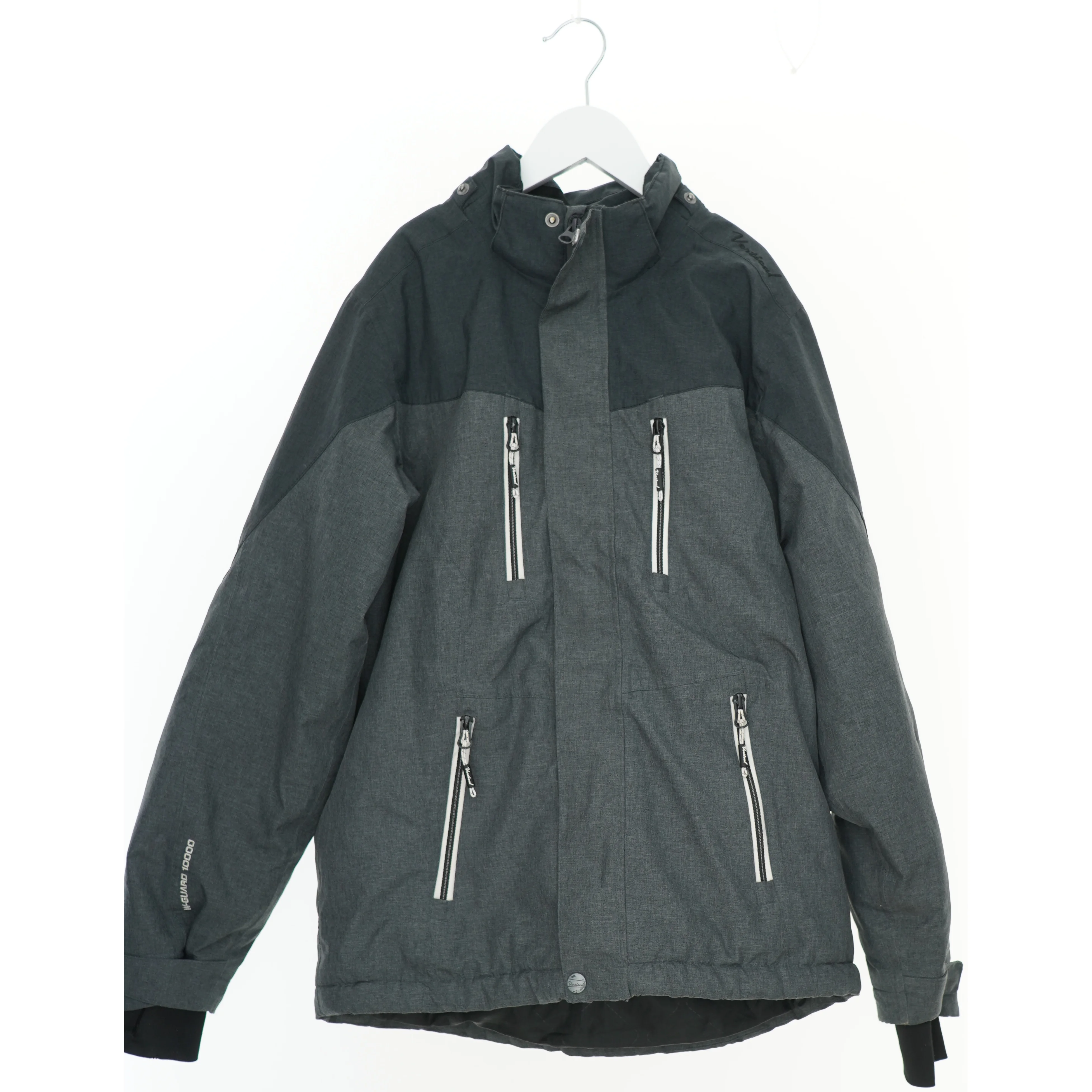 Jakke med lynlåse fra vertical (str. 170)