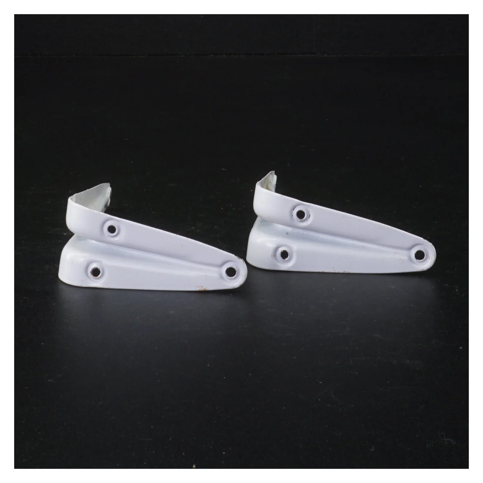 Hvide hylderknægte (str. 10 x 7 cm)