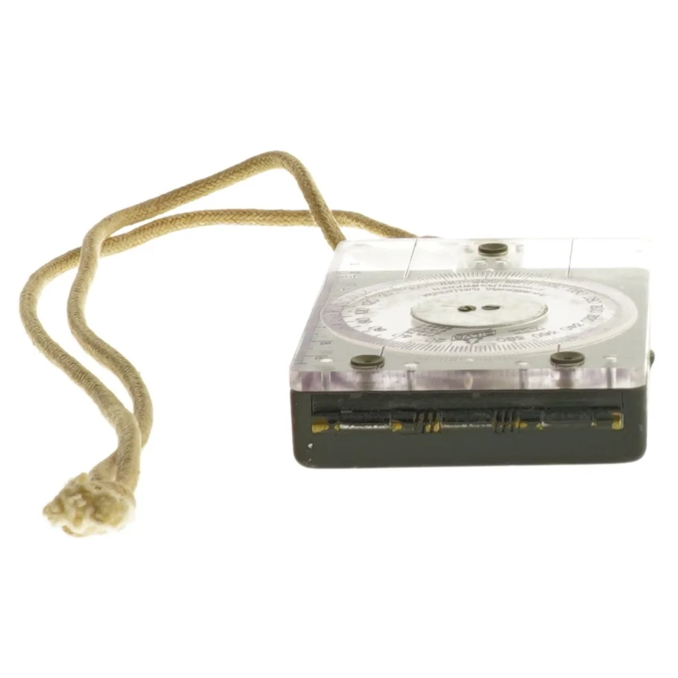 Retro spejlkompas på snor fra Silva (str. 10x6,5 cm)