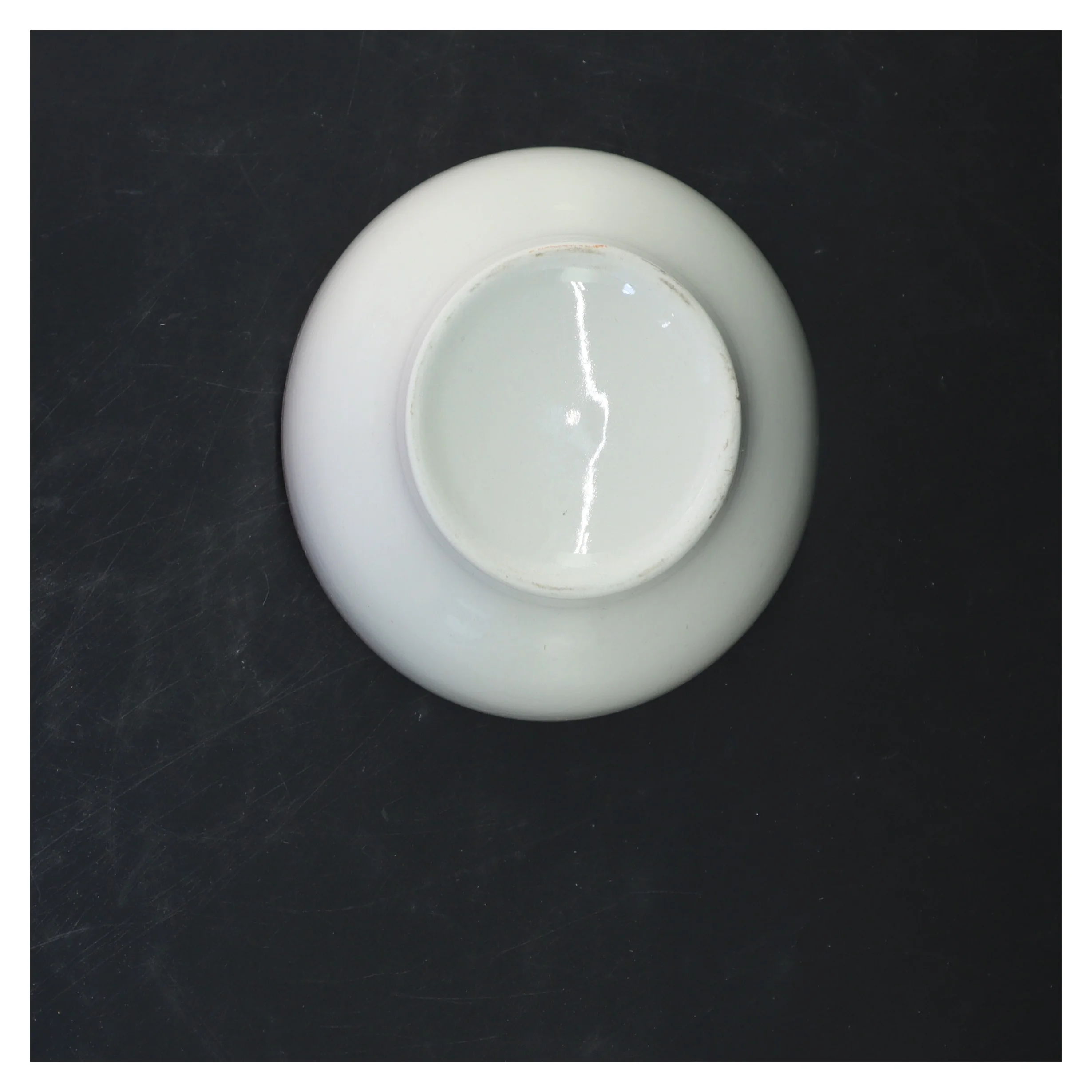 Hvid keramisk skål (str. 9x13,5 cm)