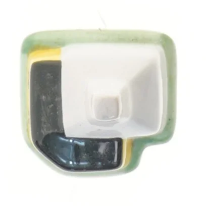 Keramisk røgeri fra Bornholm fra Johgus (str. 6,5x6,5 cm)