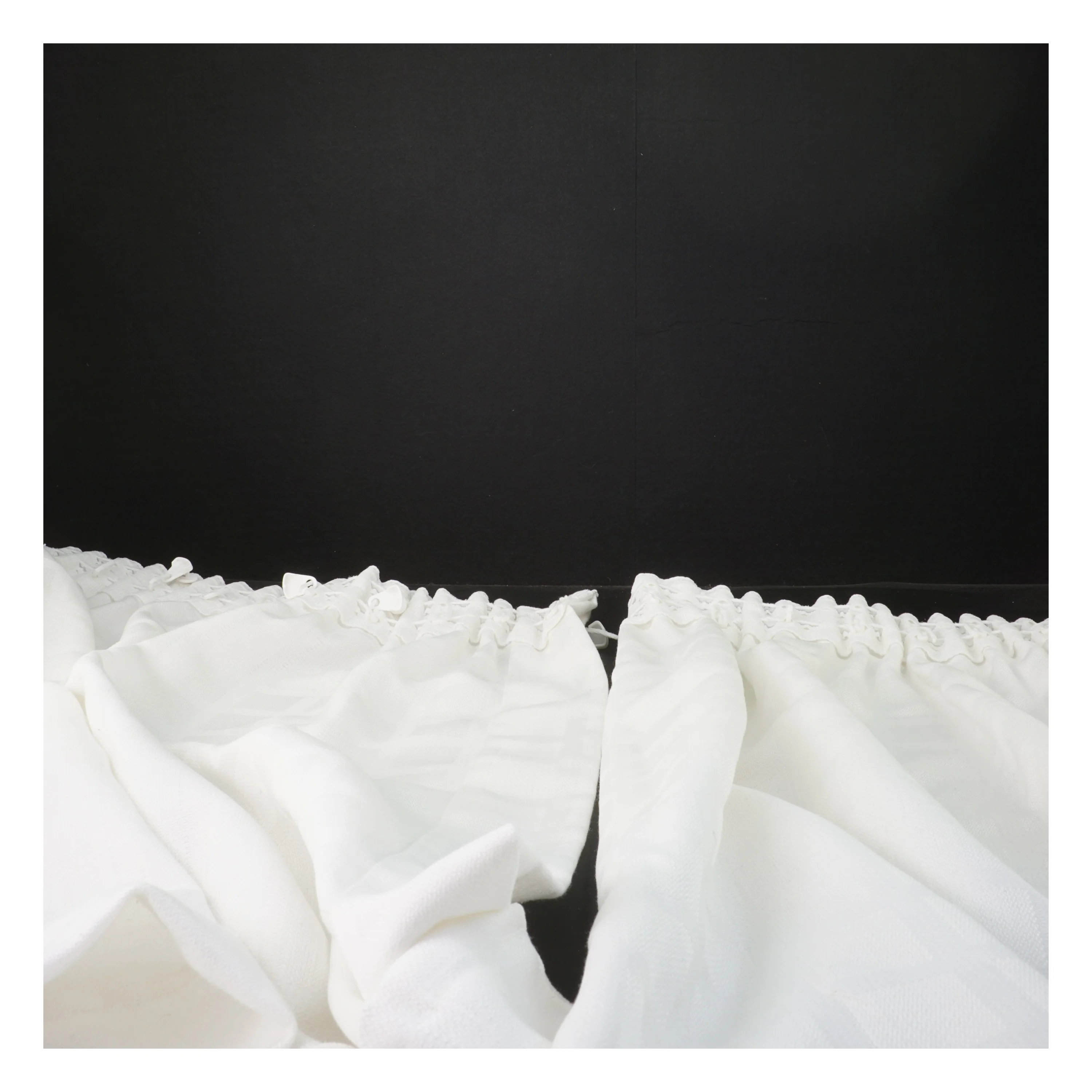 Hvide gardiner (str. 64x75 cm)