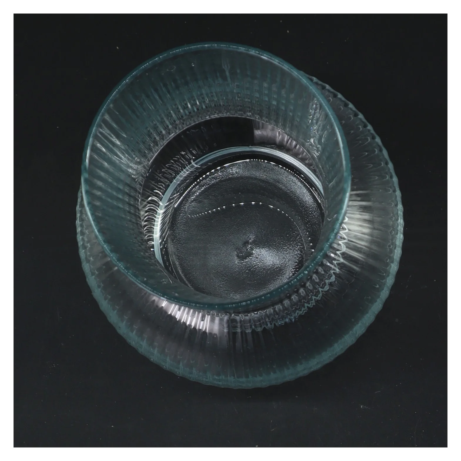 Glasvase (str. Ø 8,5 cm længde 17,5 cm)