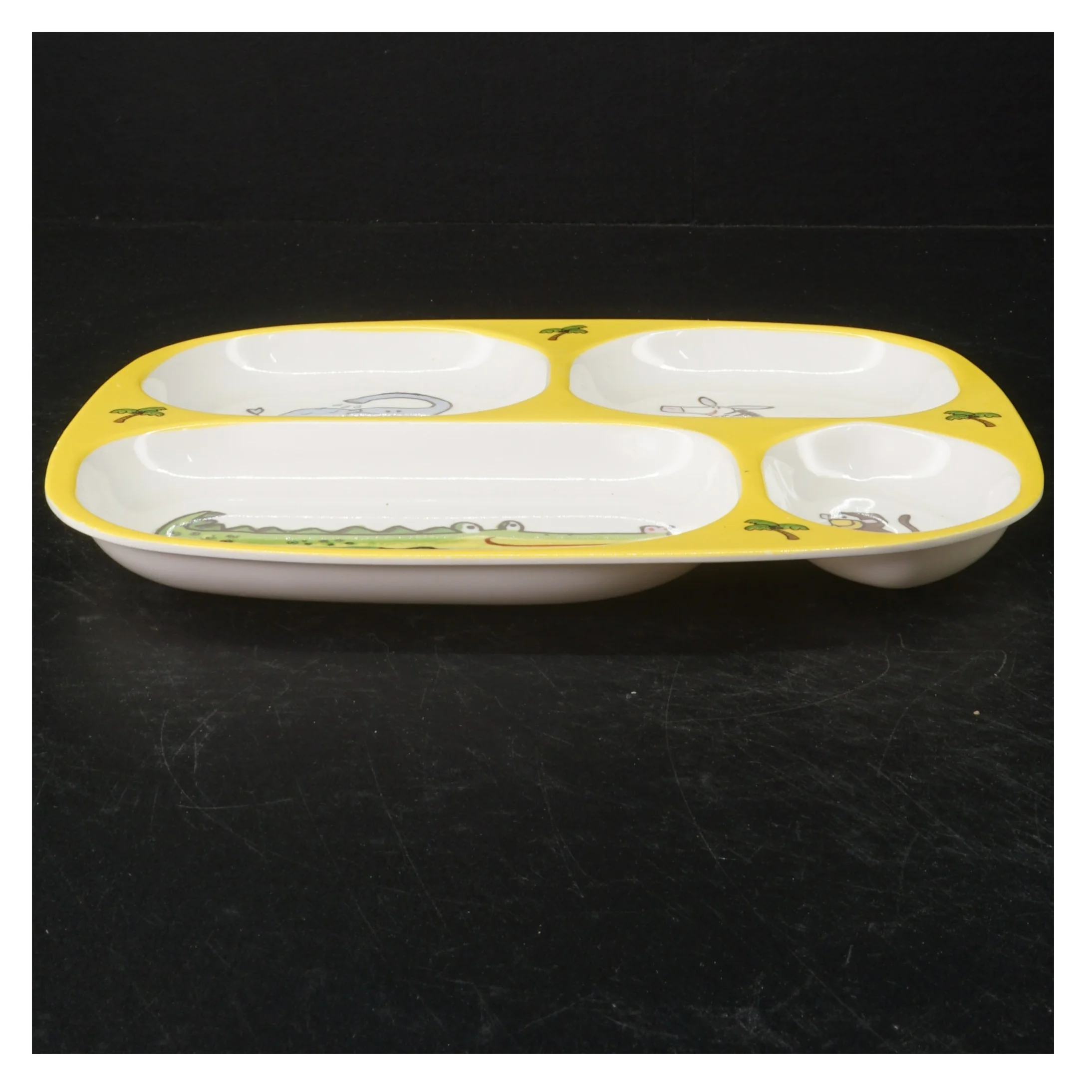 Børne tallerken med rum fra La Chaise Longue (str. 25,5x23 cm)