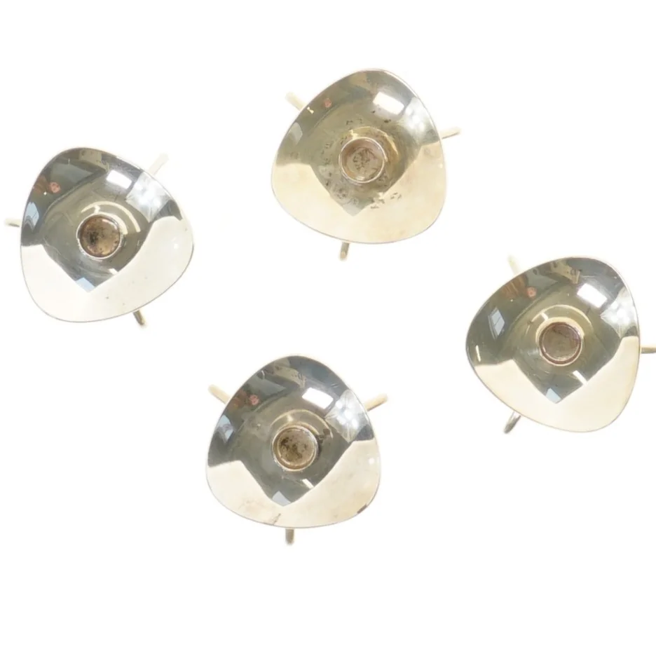 4 stk trekantede lysestager (str. 4 stk 5,5 cm)